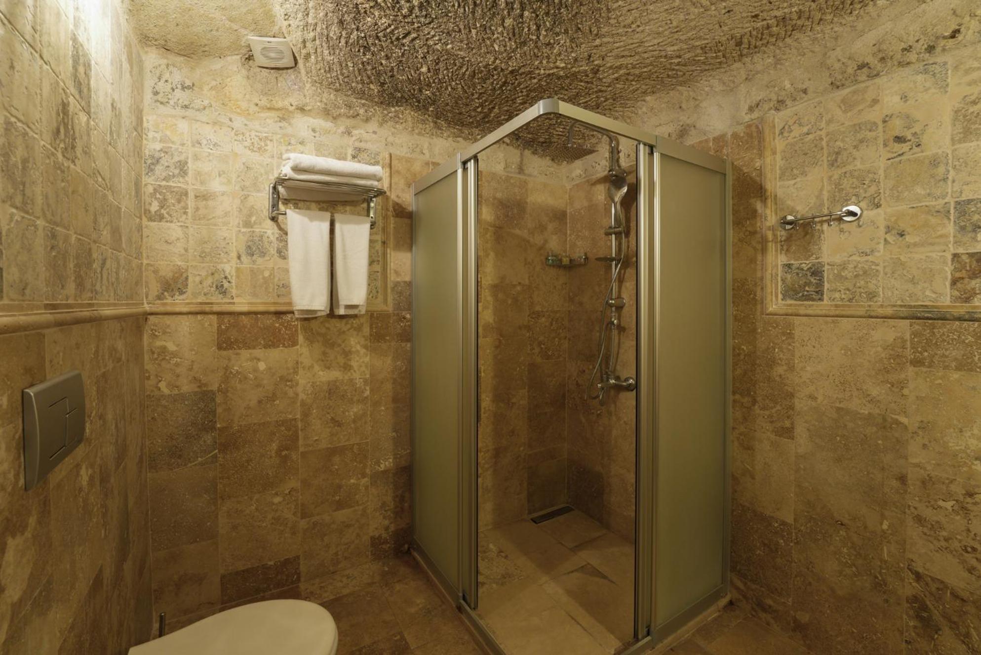 Deluxe Junior Suite photo 2