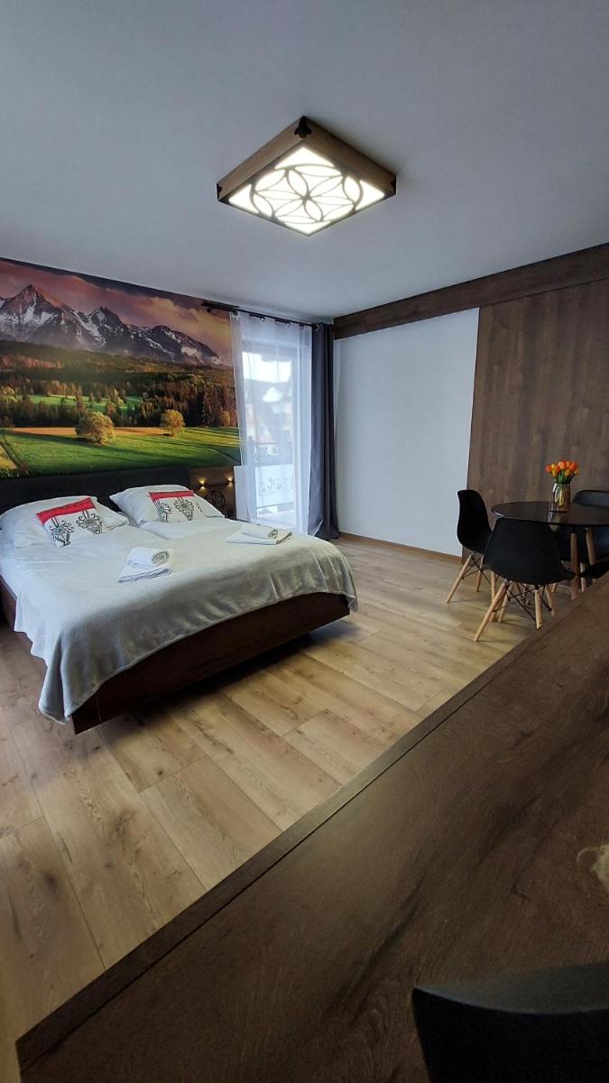 Family Room with Mountain View photo 3