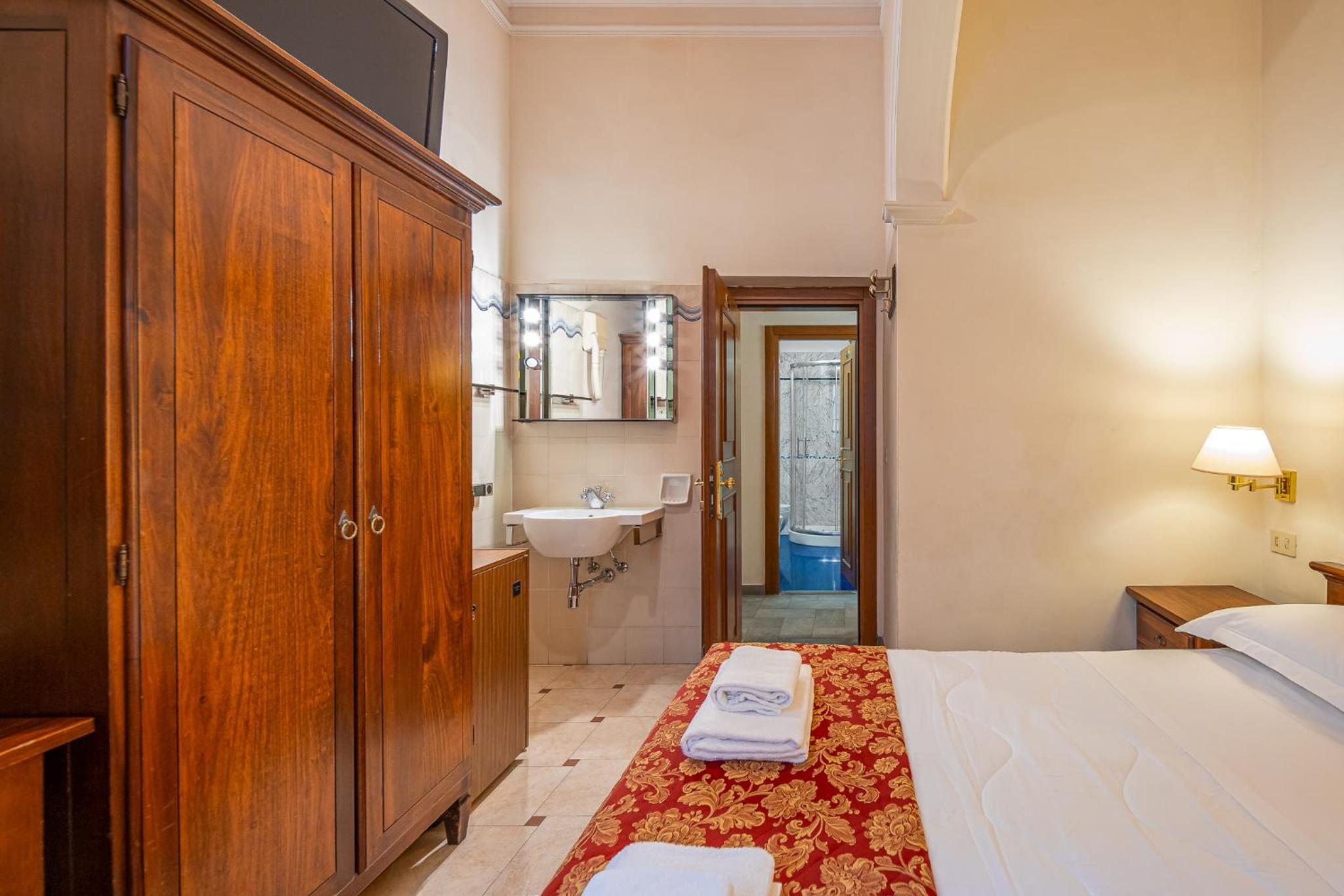 Double Room with Private External Bathroom