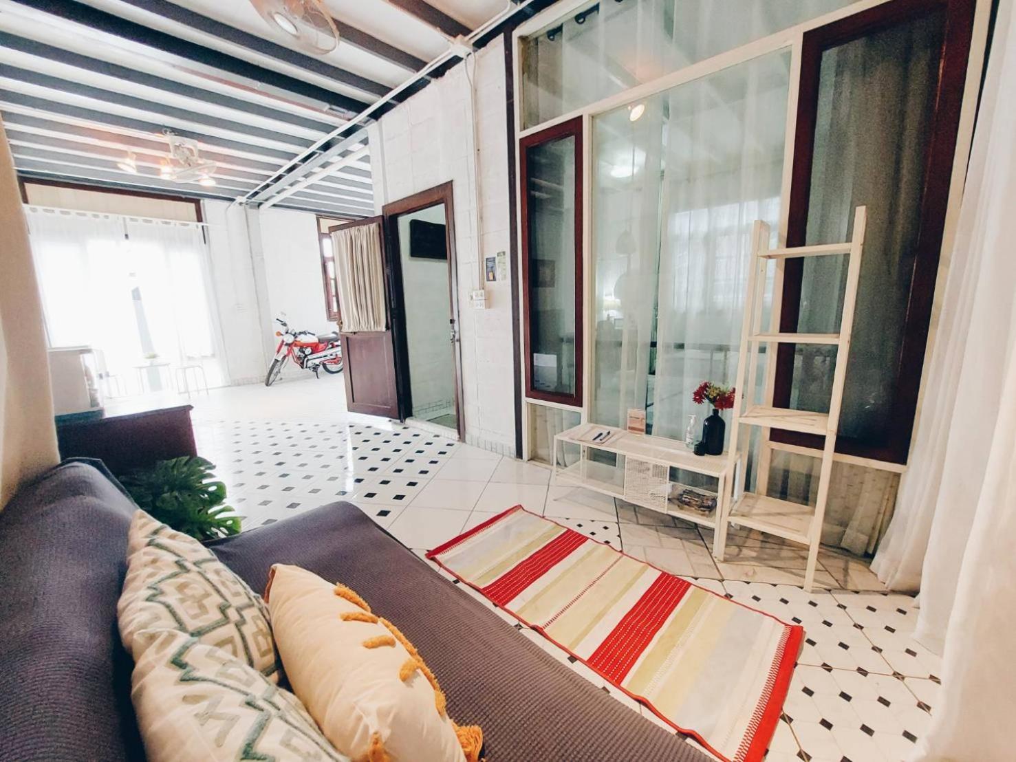 Double Room - Photo 17