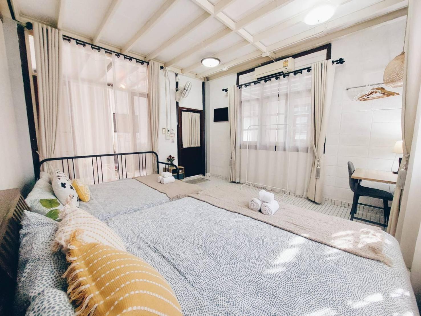 Double Room - Photo 5