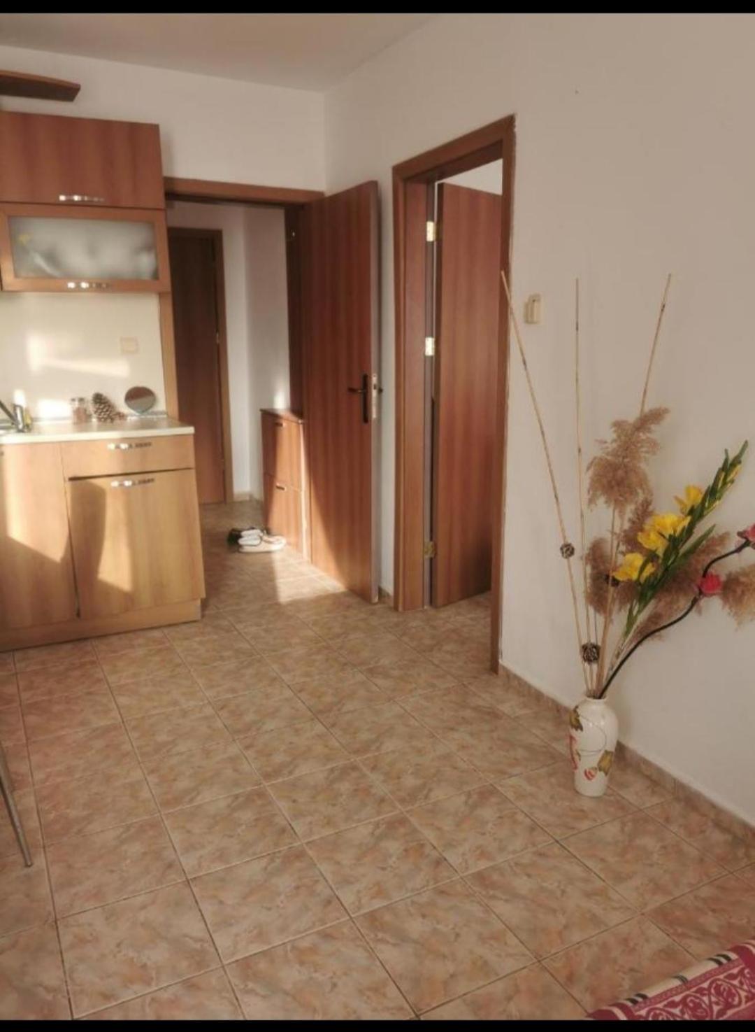One-Bedroom Apartment - Photo 4