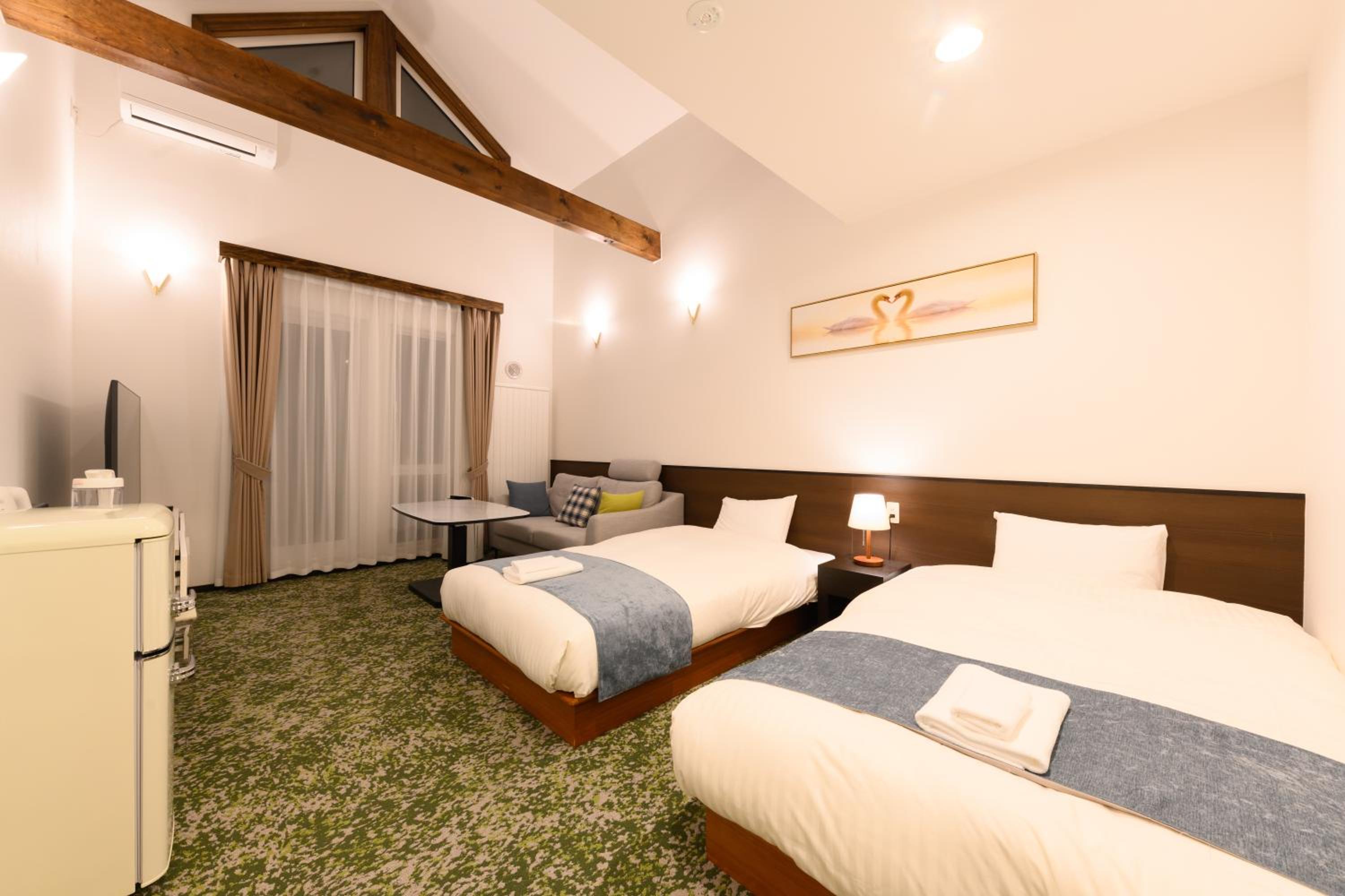 Deluxe Twin Room with Sea View photo 3
