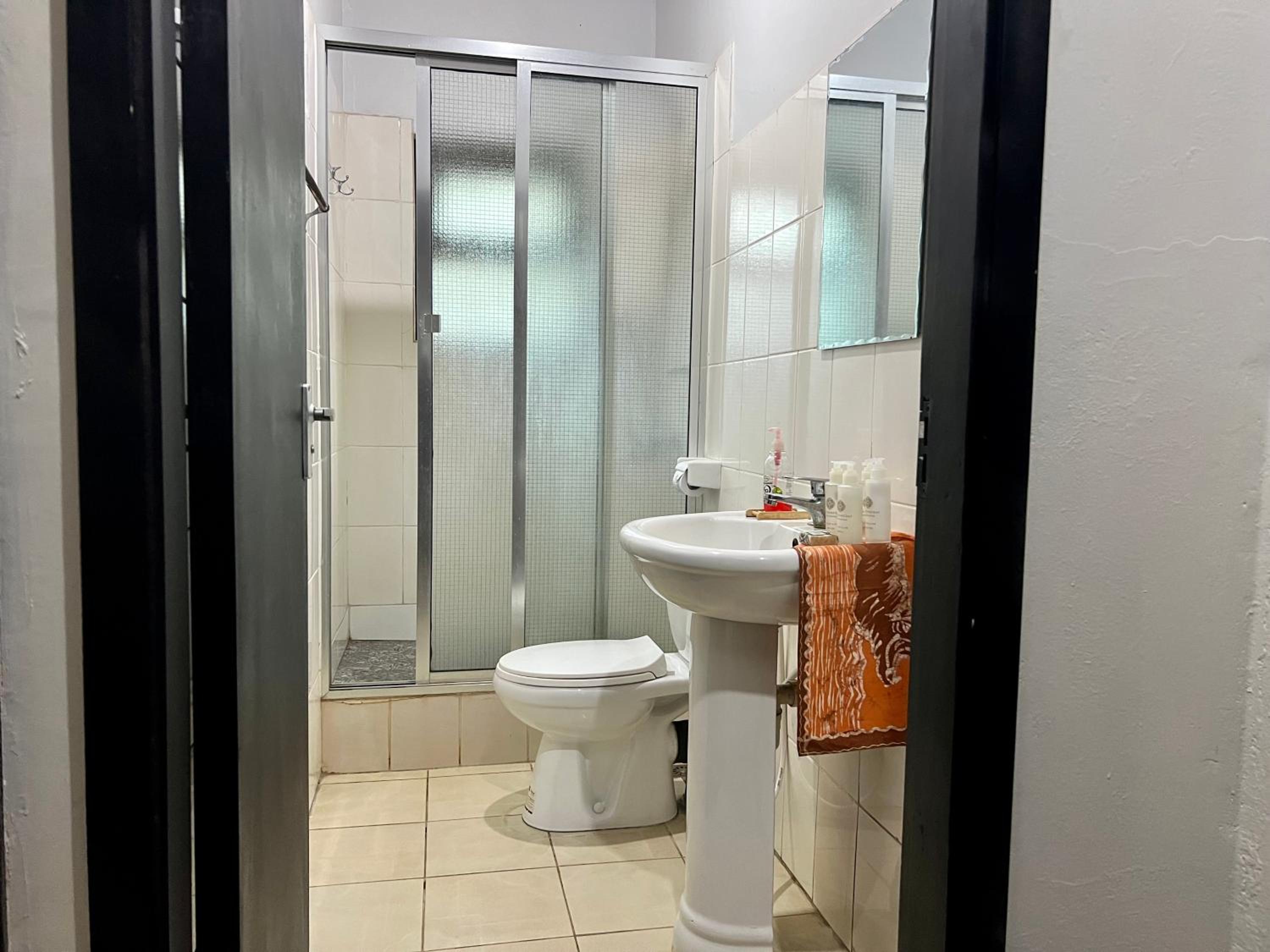 Double or Twin Room - Photo 11
