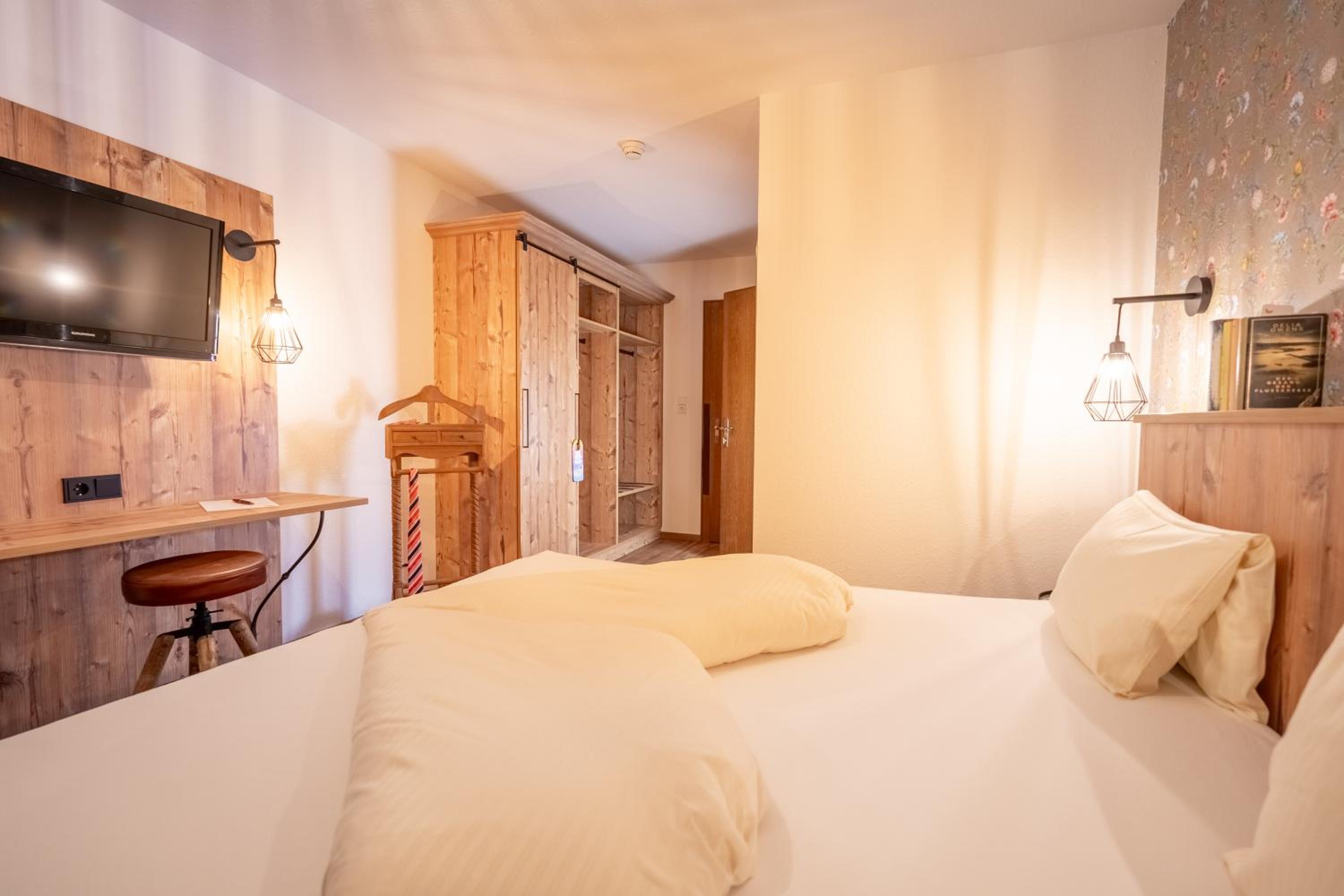 Double Room - Photo 17