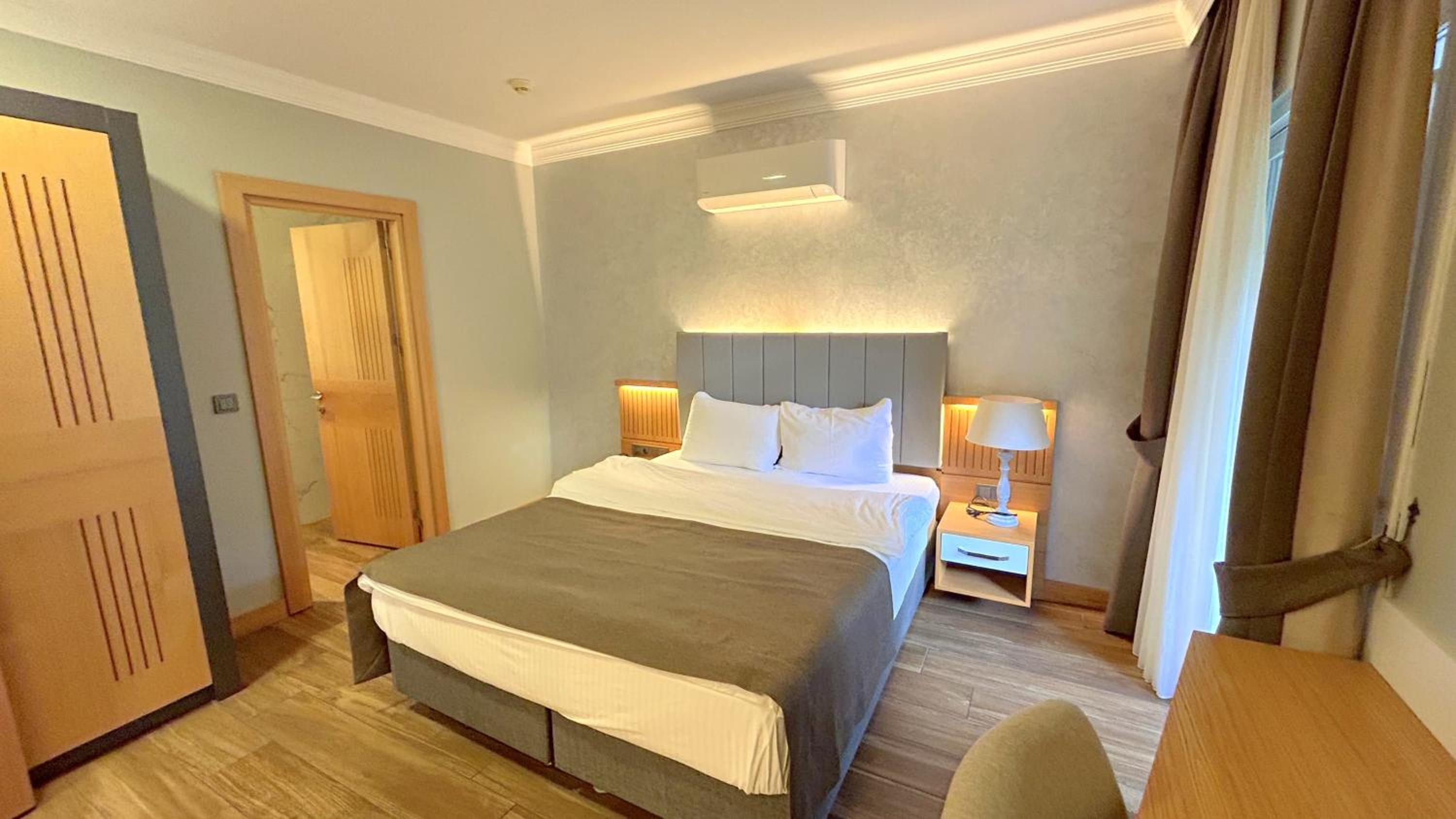 Standard Double or Twin Room with Balcony
