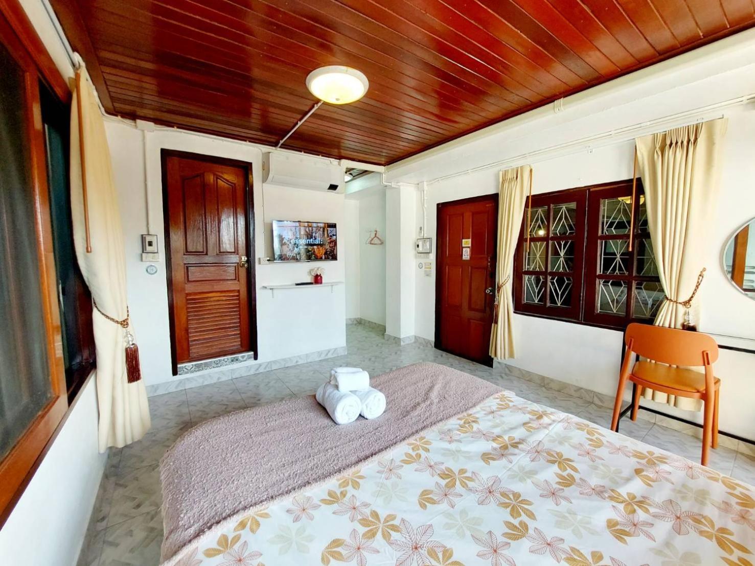 Standard Double Room - Photo 22