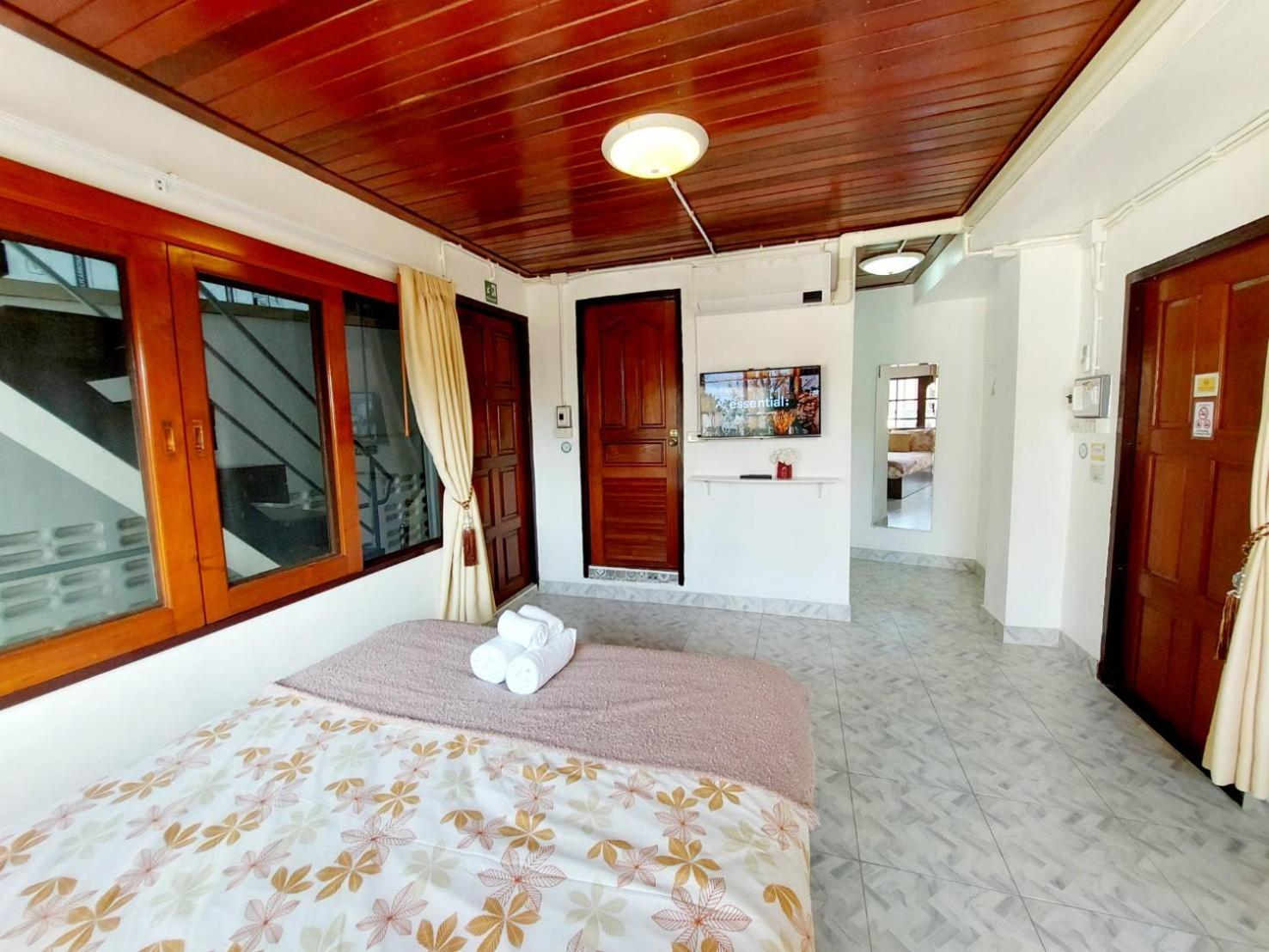 Standard Double Room - Photo 19