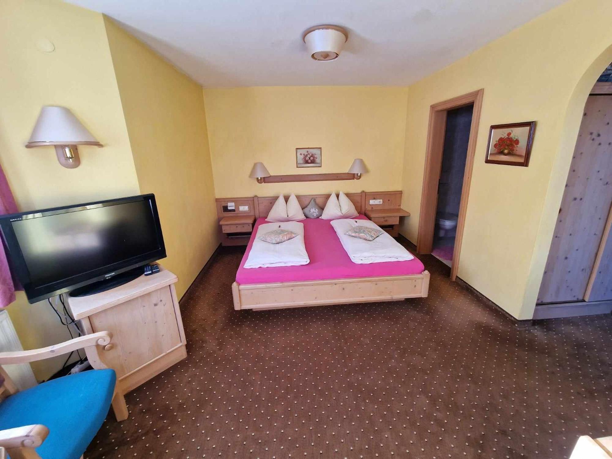 Double Room - Photo 1