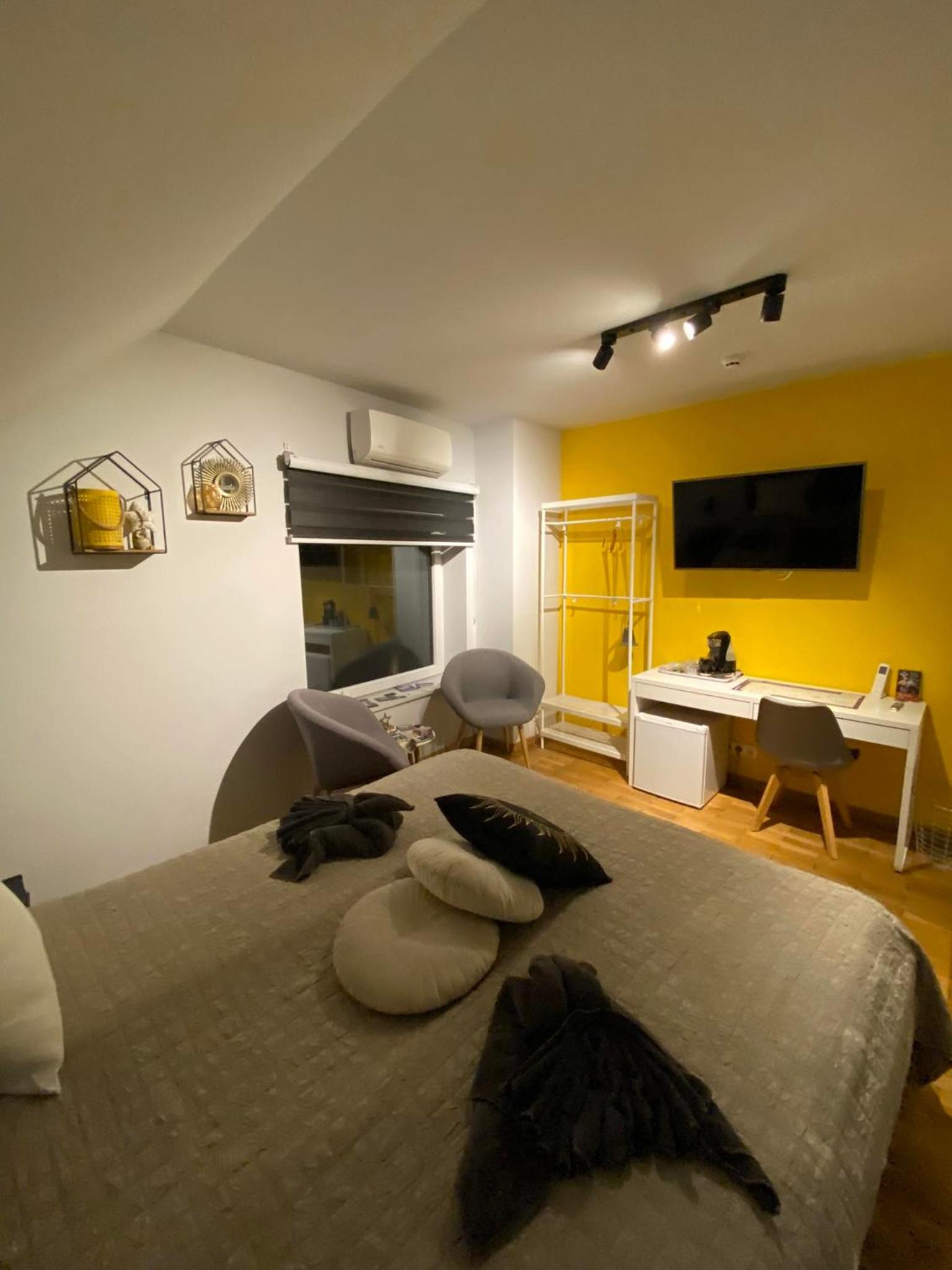 Budget Double Room photo 1