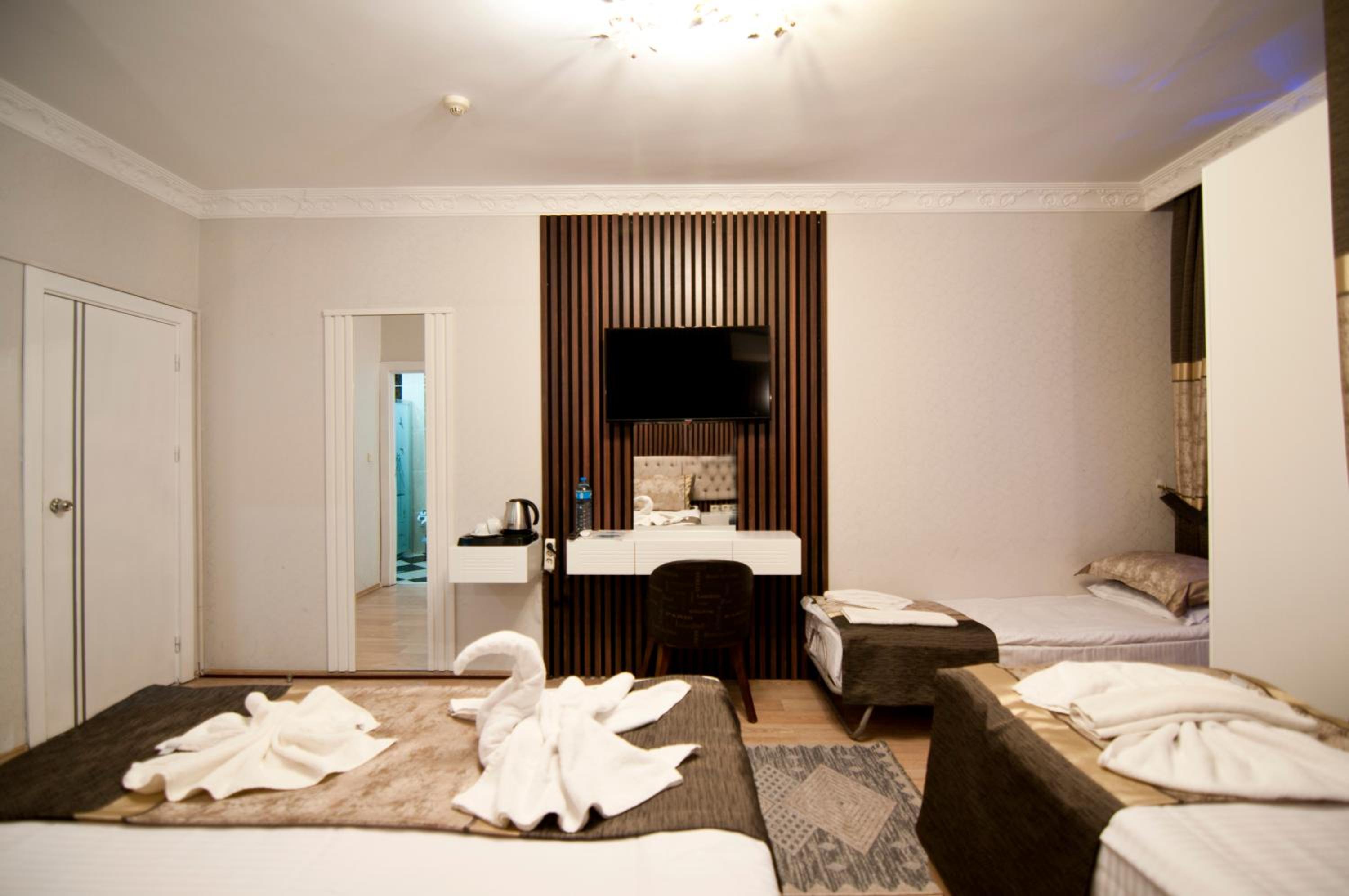 Family Room photo 1