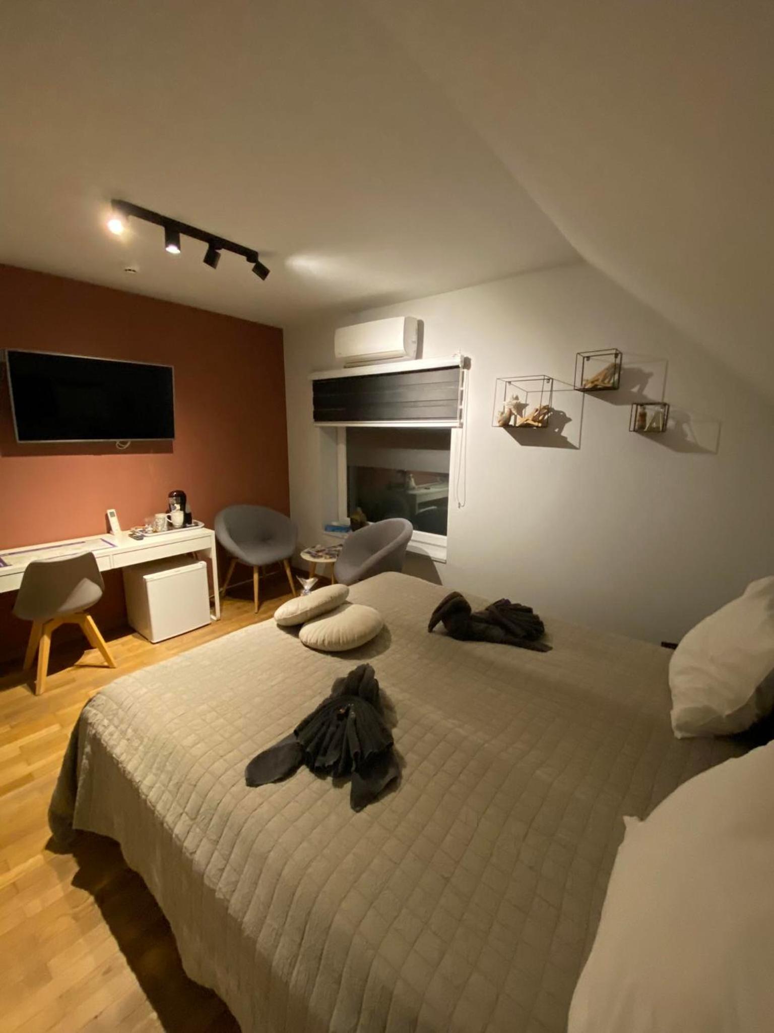 Budget Double Room photo 2