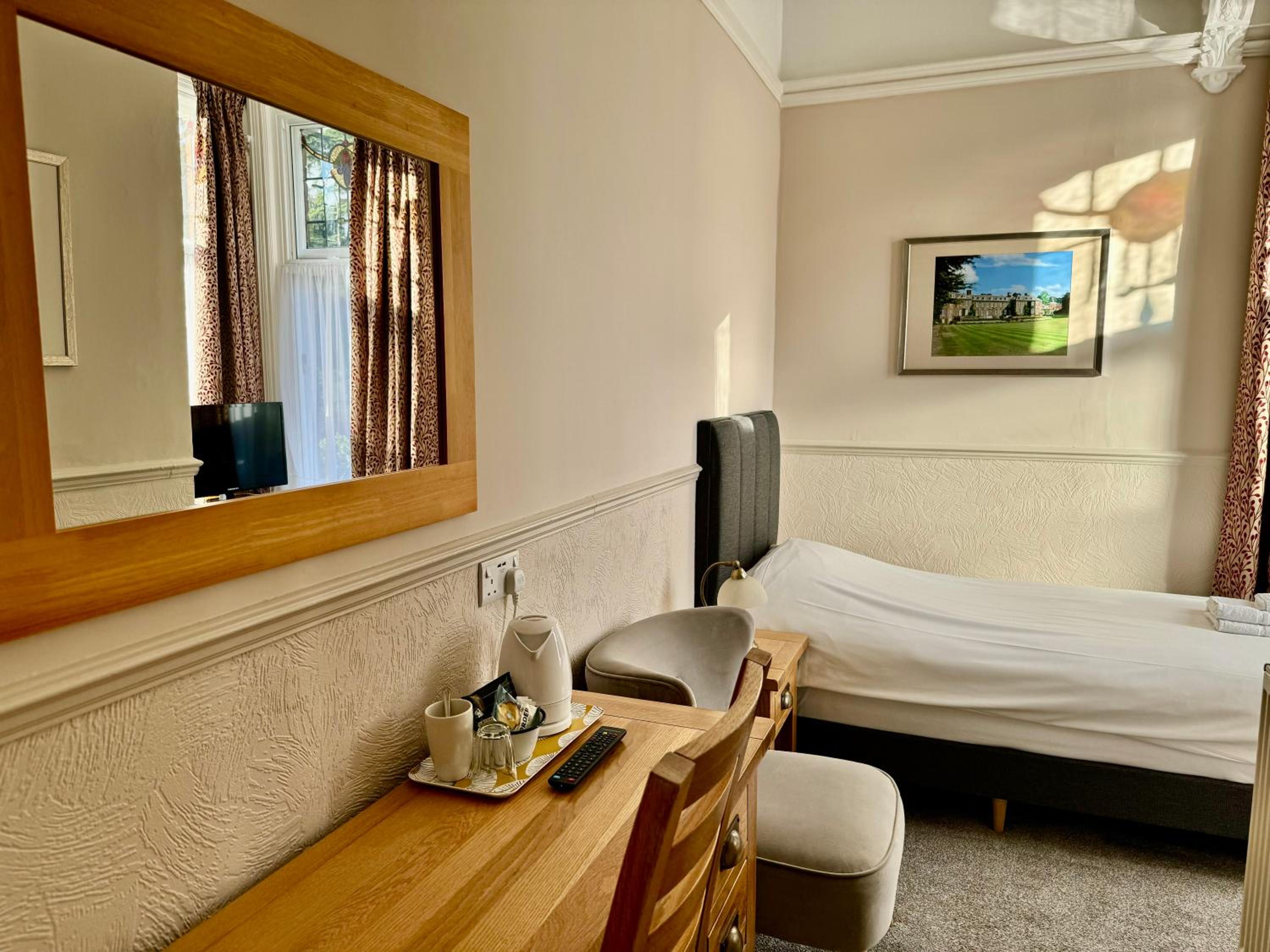 Single Room photo 3