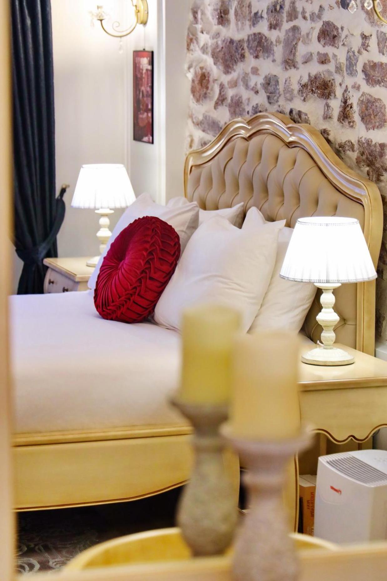 Deluxe Suite with Spa Bath