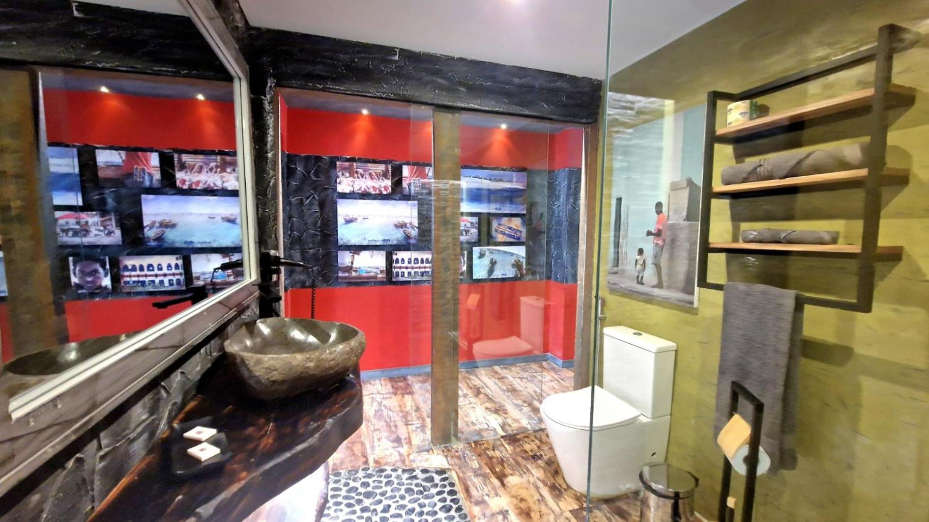 Deluxe Double Room with Balcony photo 3