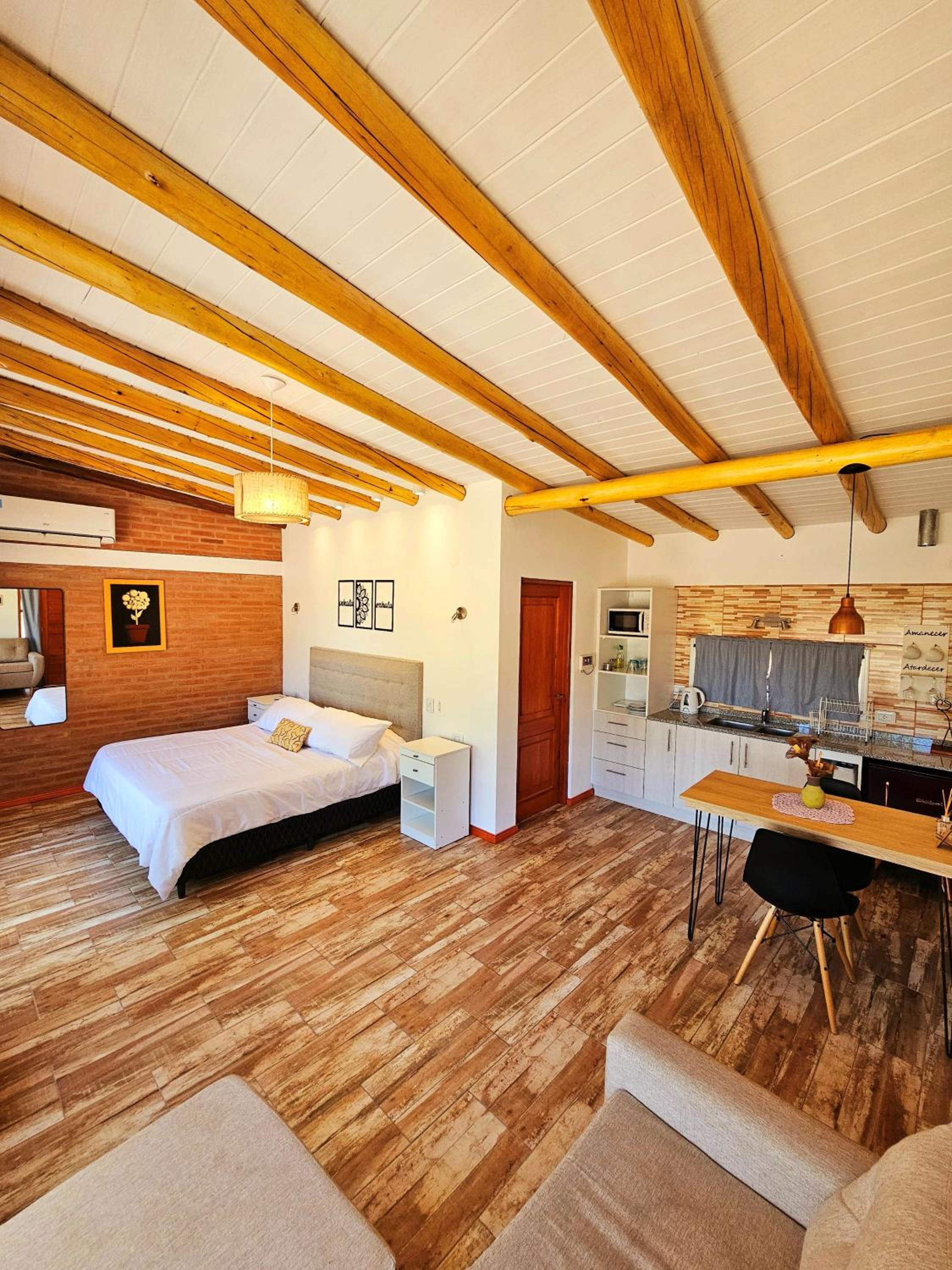 Queen Suite with Pool View photo 1