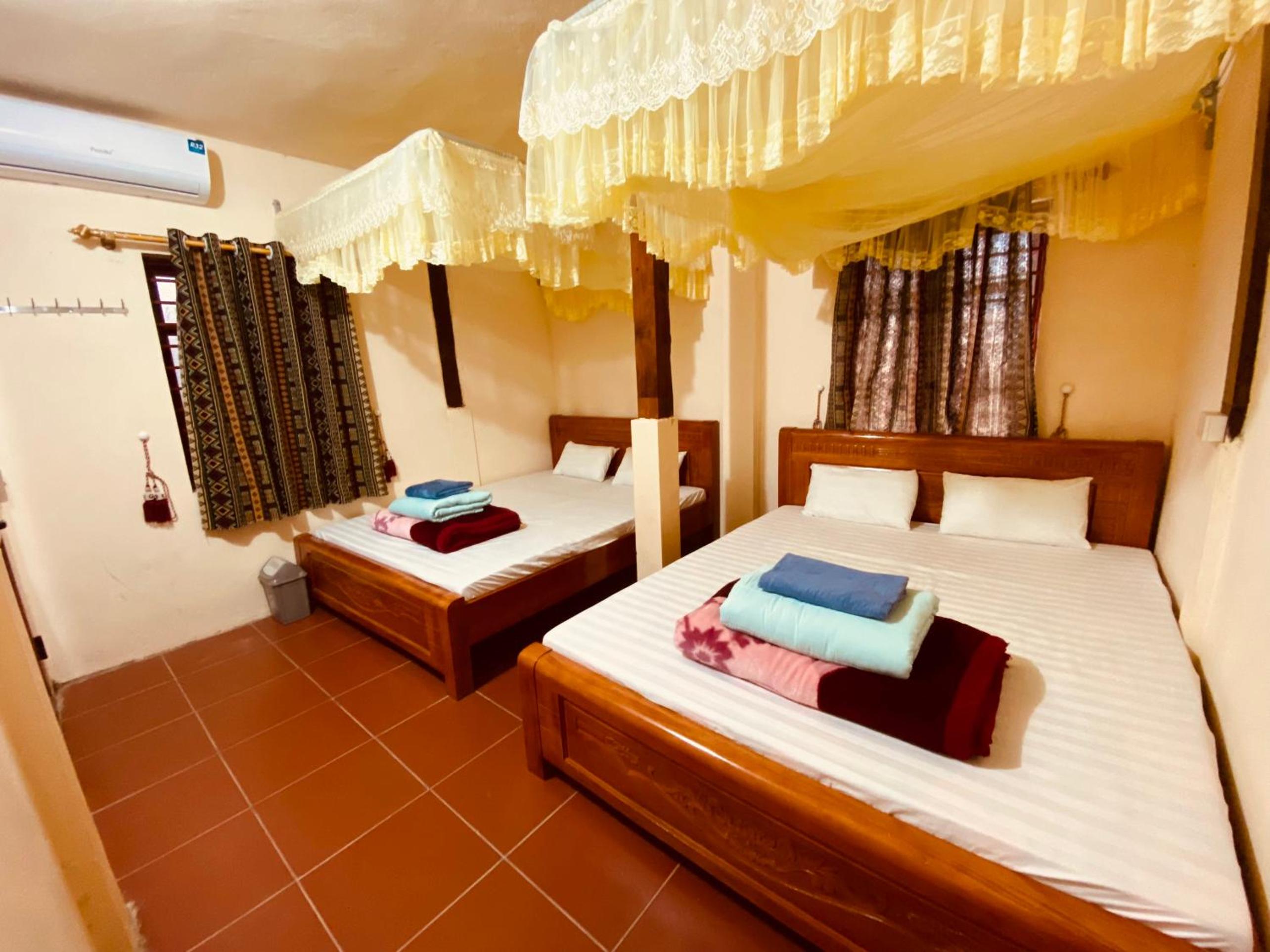 Quadruple Room with Mountain View photo 2