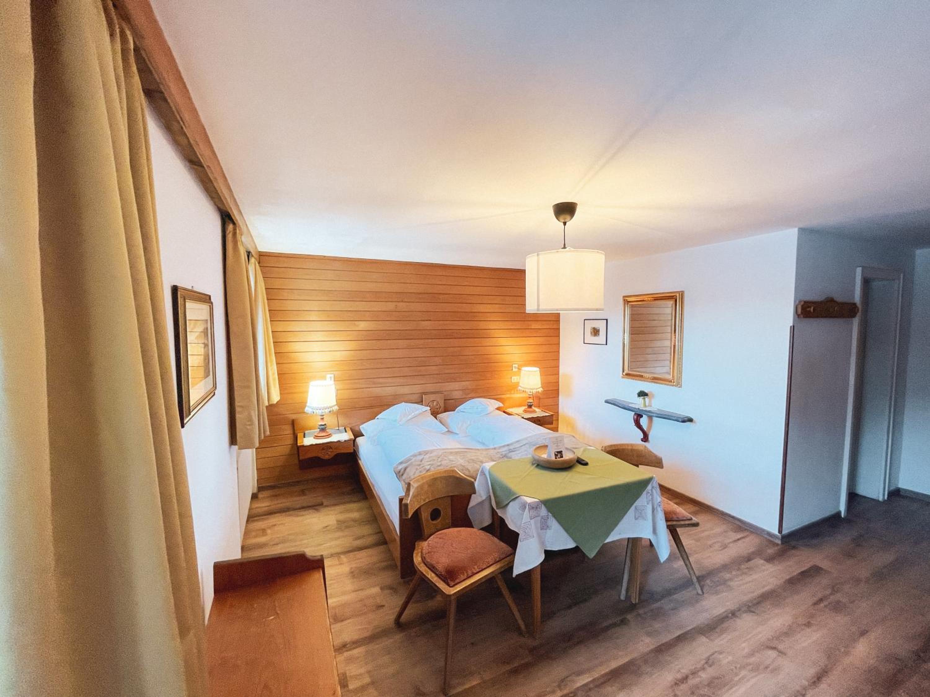 King Room with Mountain View photo 2