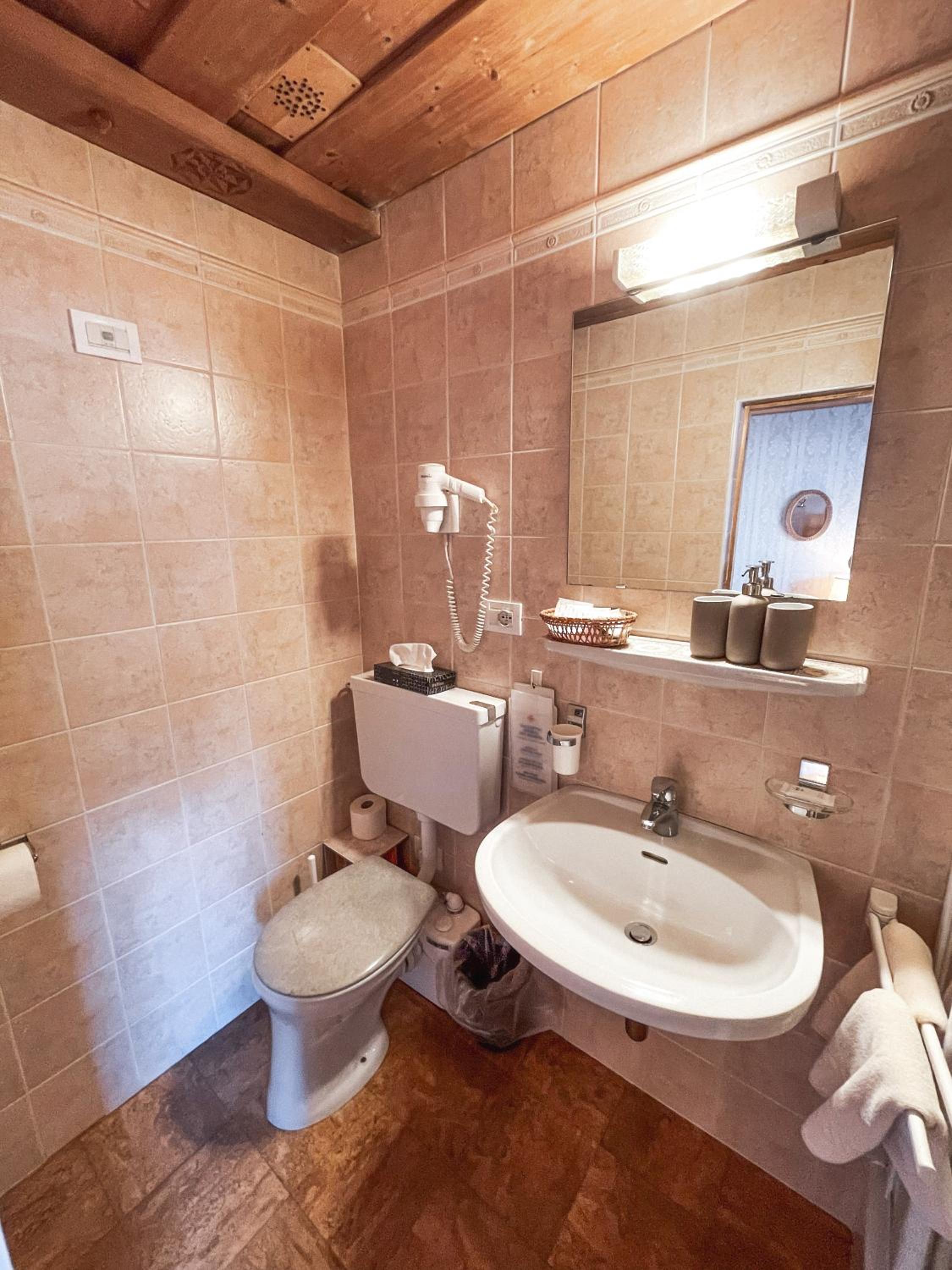 Economy Double Room photo 2