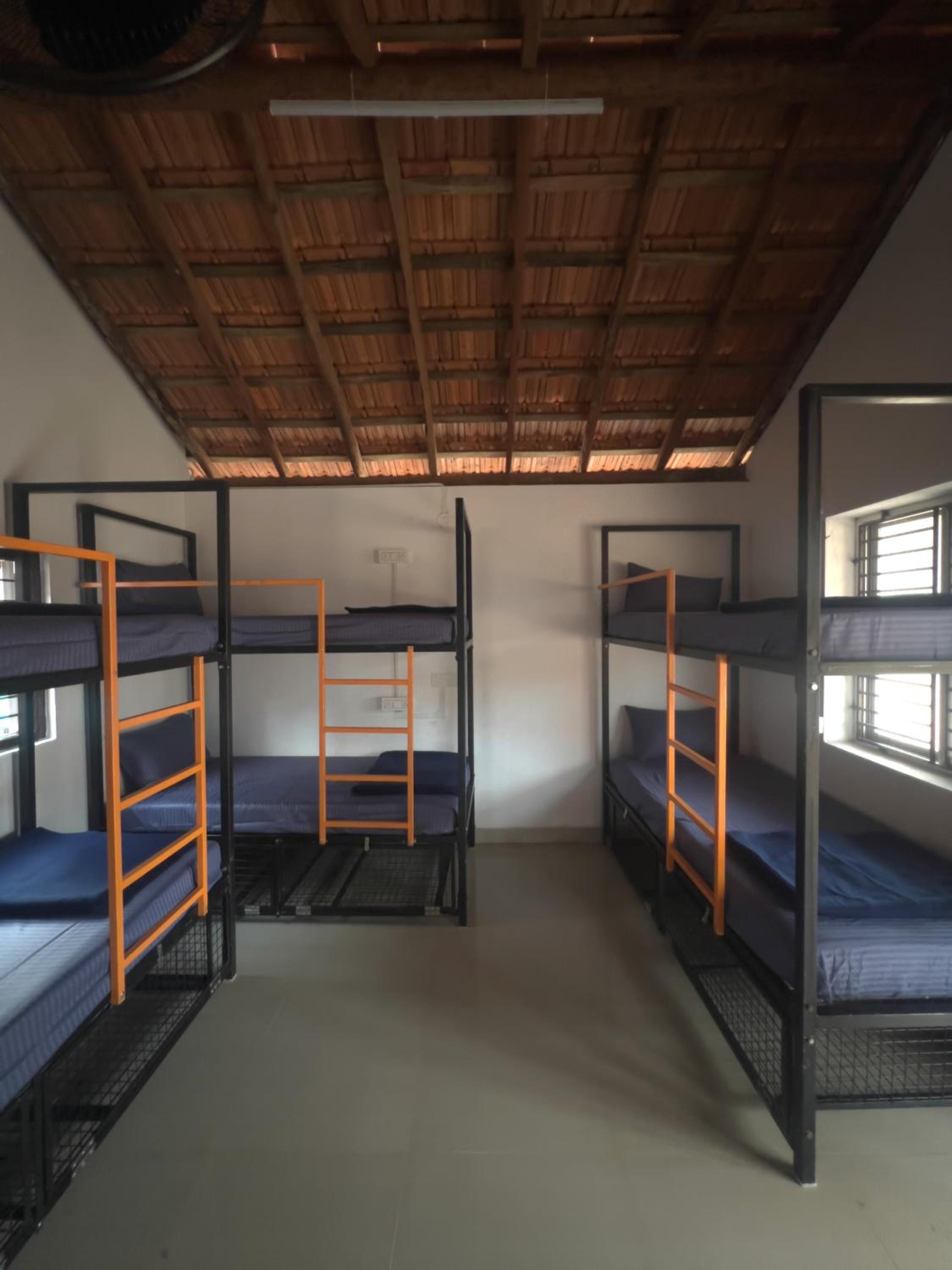 Bed in 6-Bed Mixed Dormitory Room photo 1