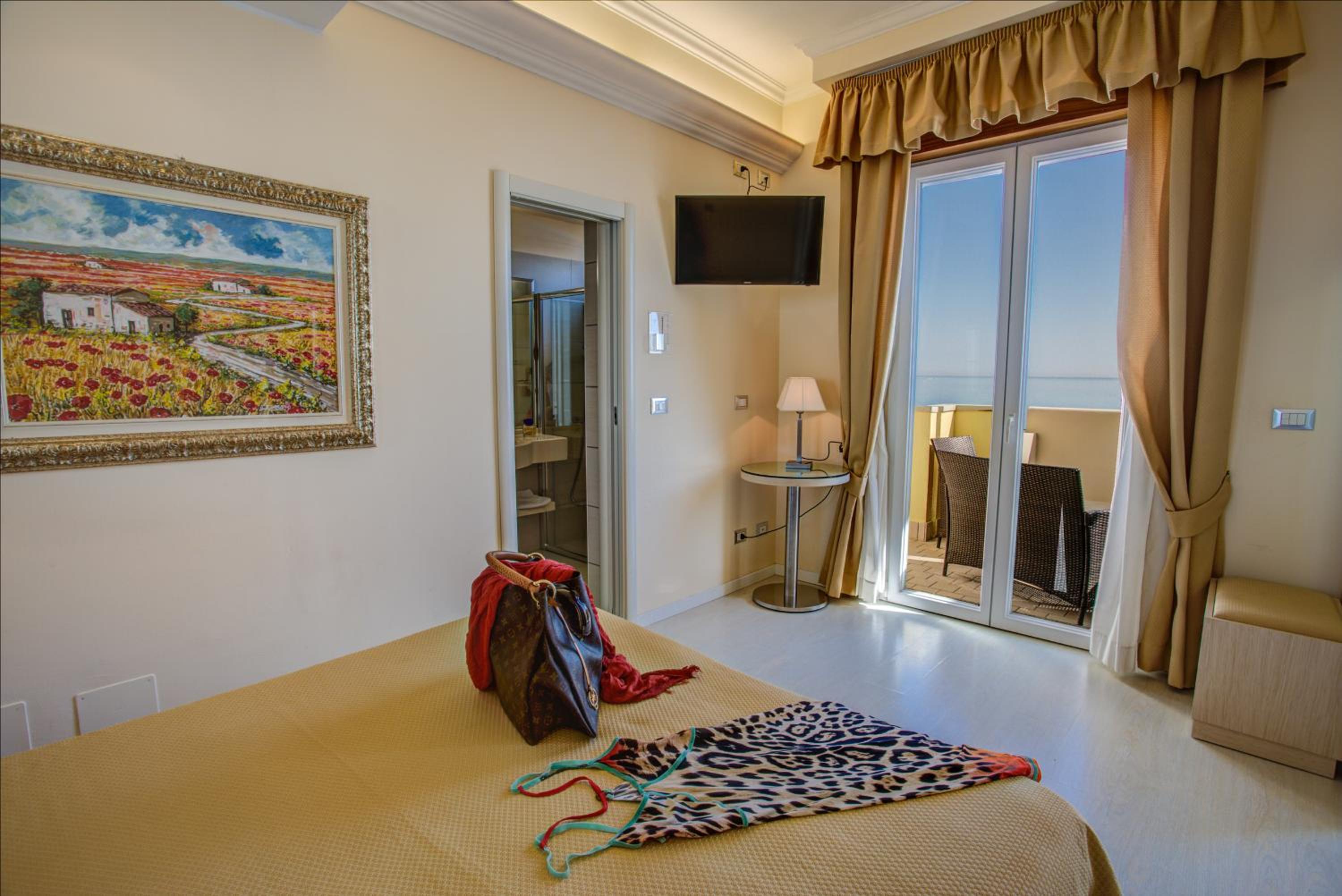 Junior Suite - Photo 1