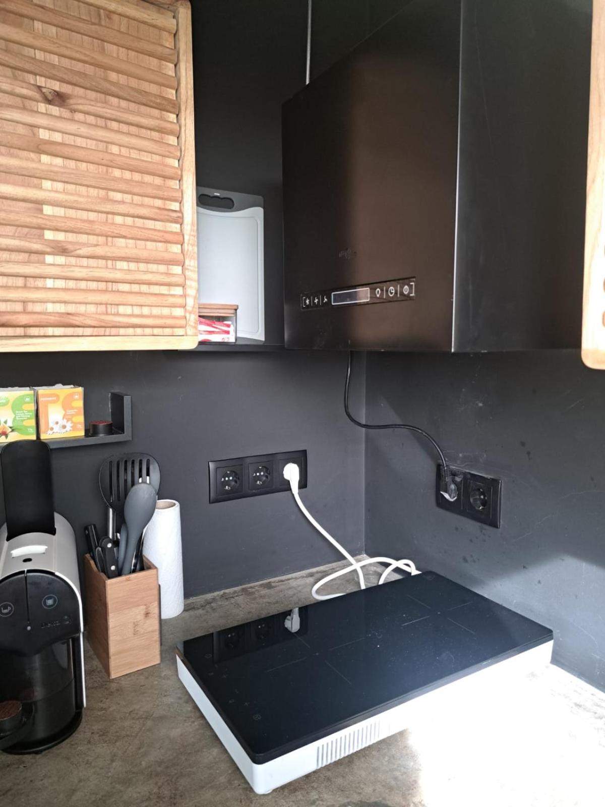 Studio Apartment with Sea View photo 3