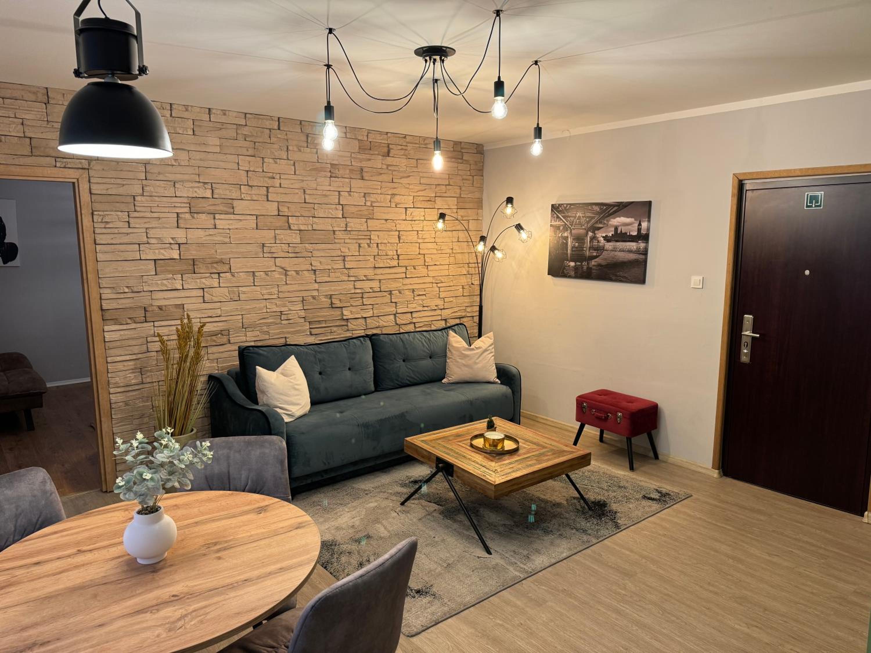 One-Bedroom Apartment