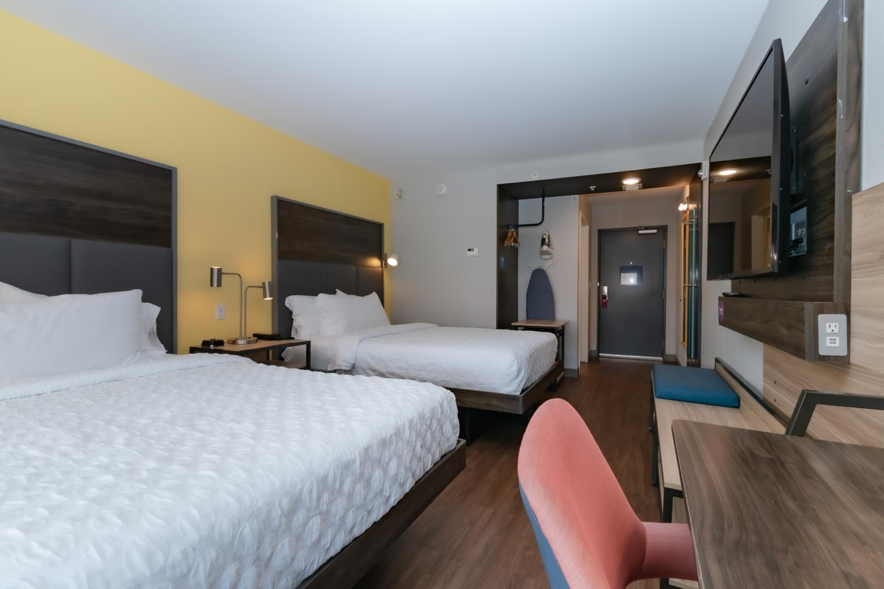 Queen Room with Two Queen Beds - Photo 1