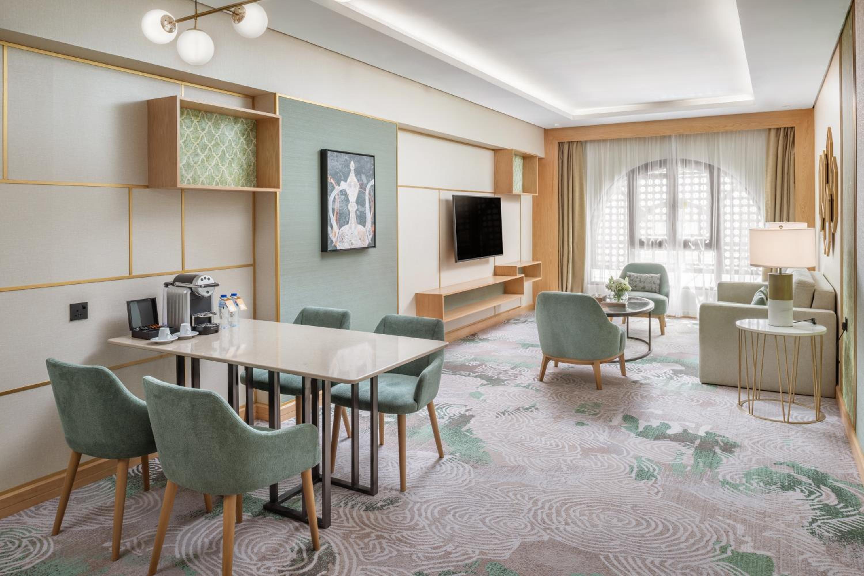 Deluxe Family Suite With City View