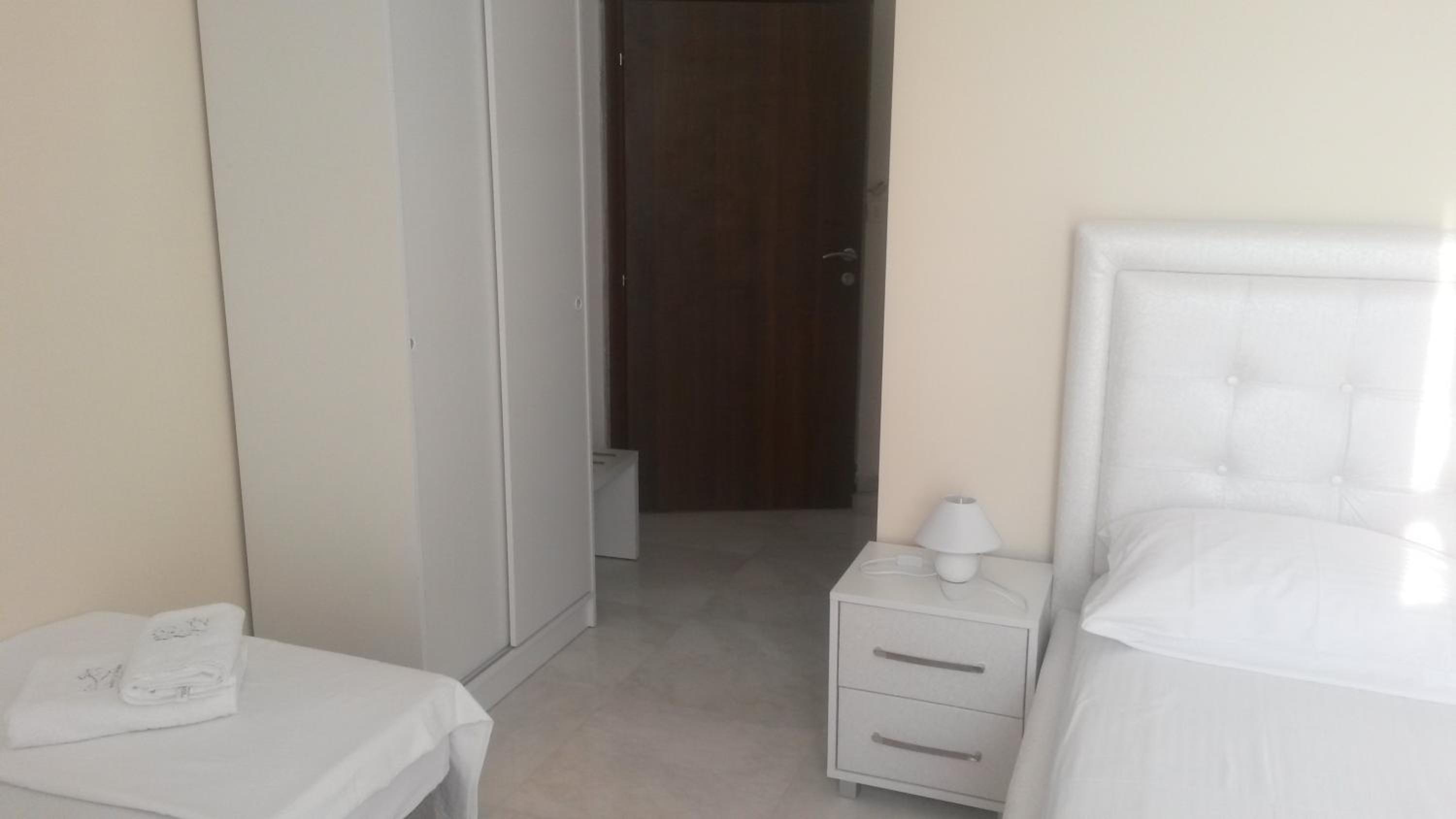 One-Bedroom Apartment with Terrace and Sea View photo 3