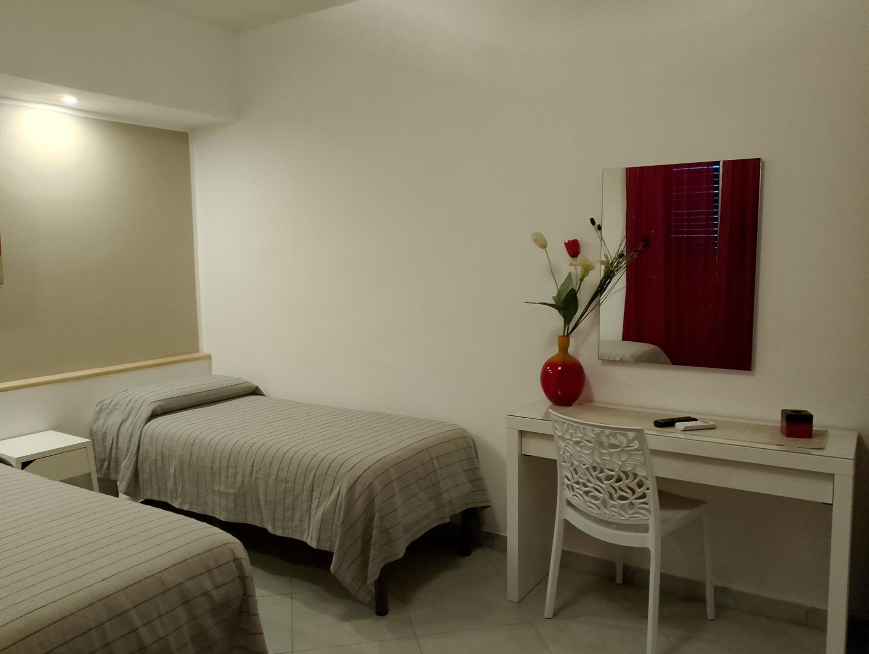 Family Room with Private Bathroom - Photo 8