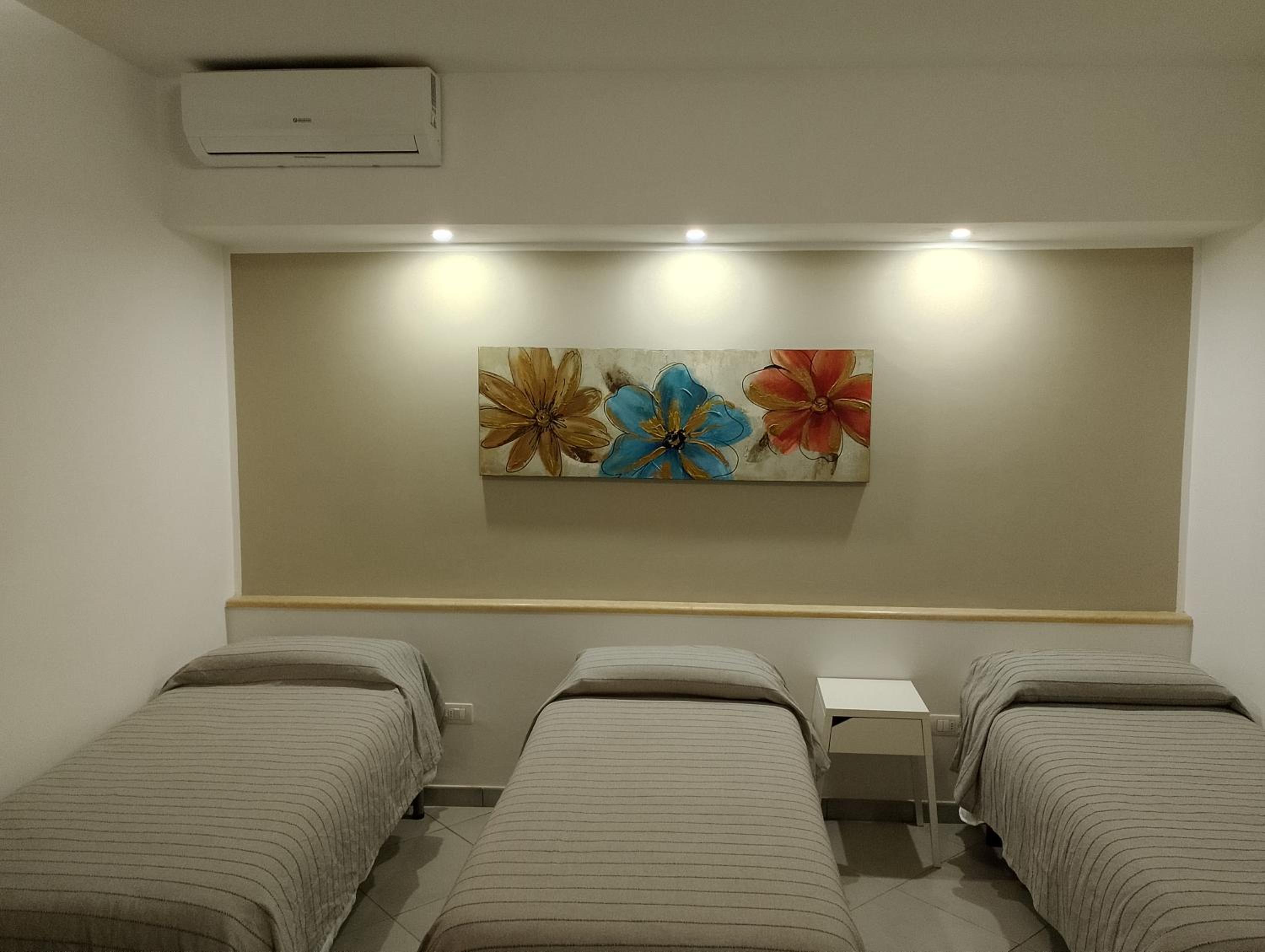 Family Room with Private Bathroom - Photo 10