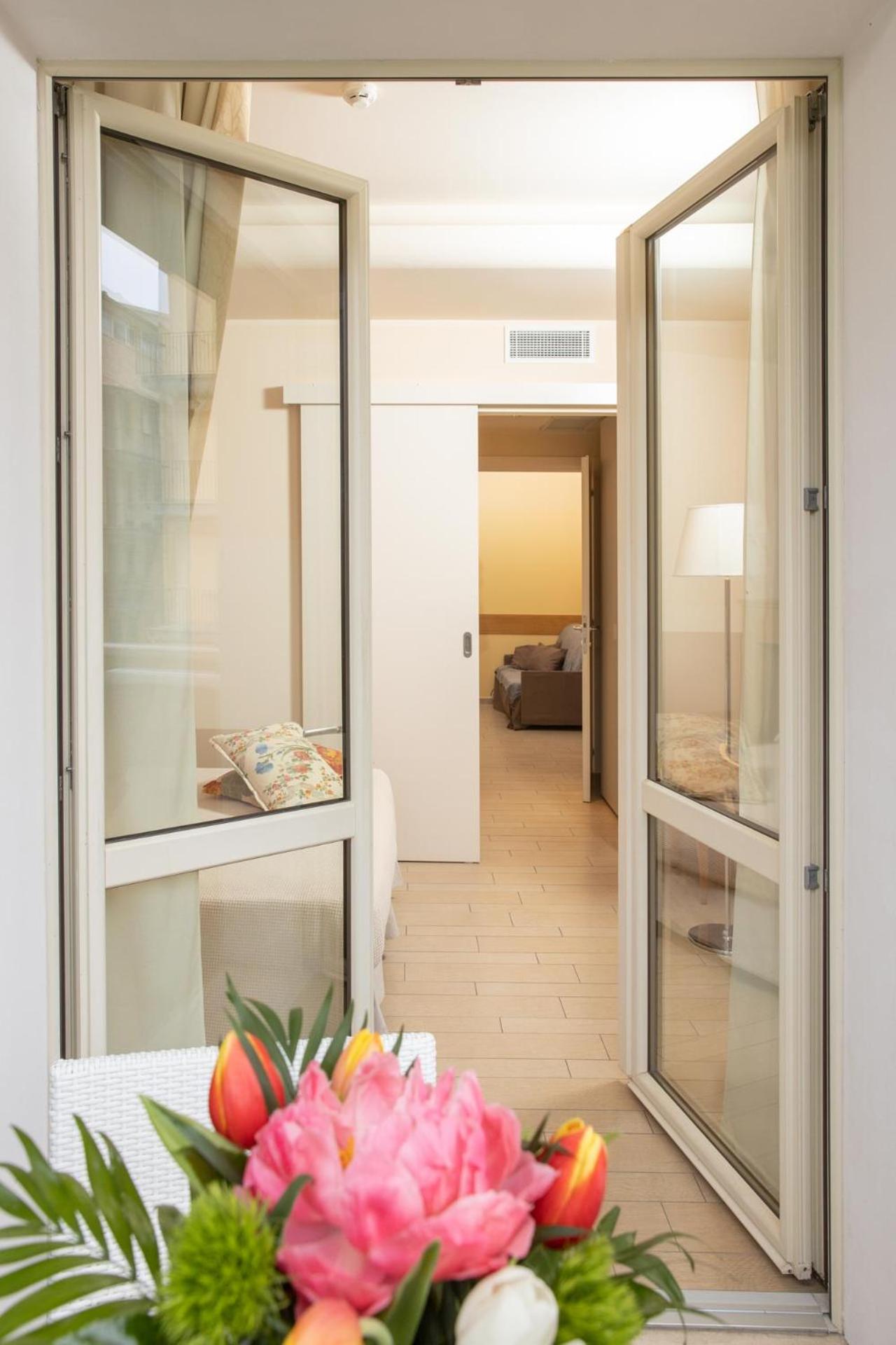 One-Bedroom Apartment (2 Adults + 1 Child) - Photo 5