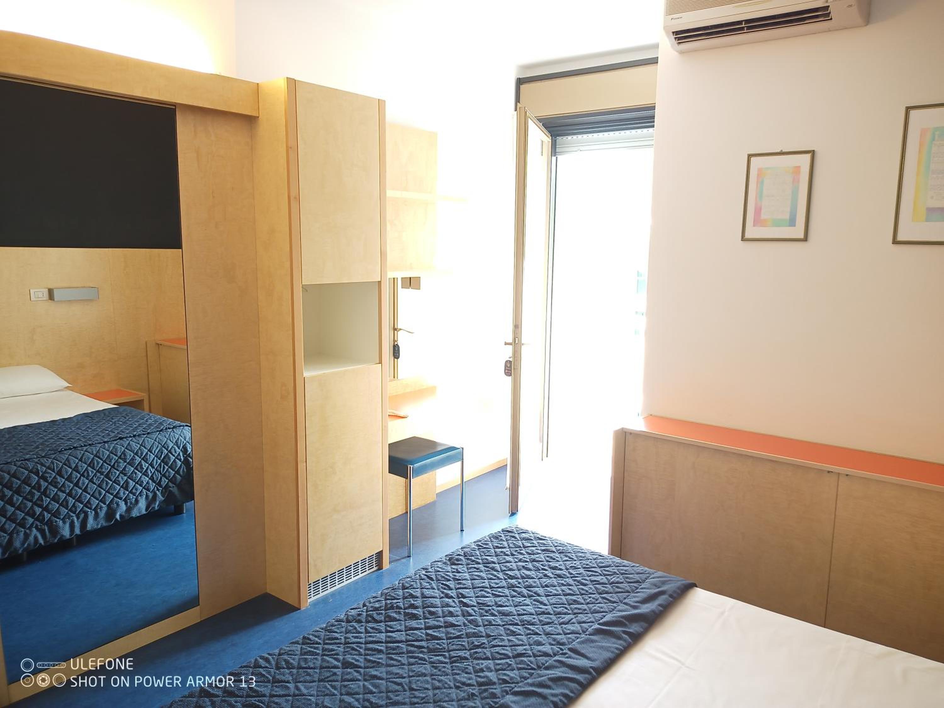 Double Room - Photo 11