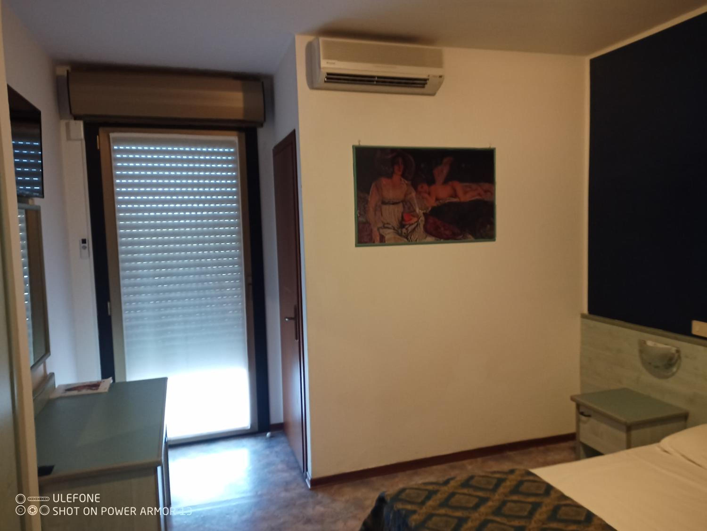Double Room - Photo 30