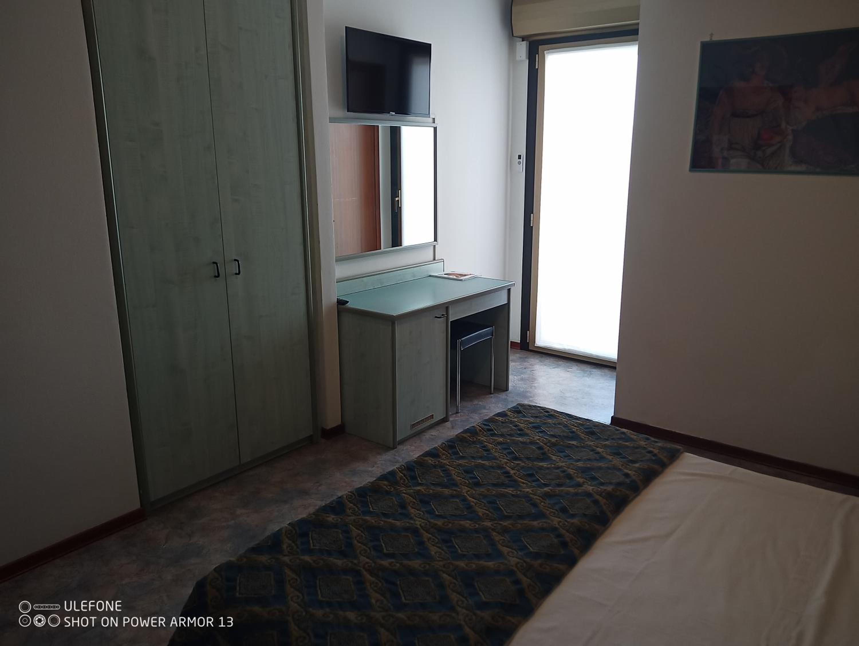 Double Room - Photo 32