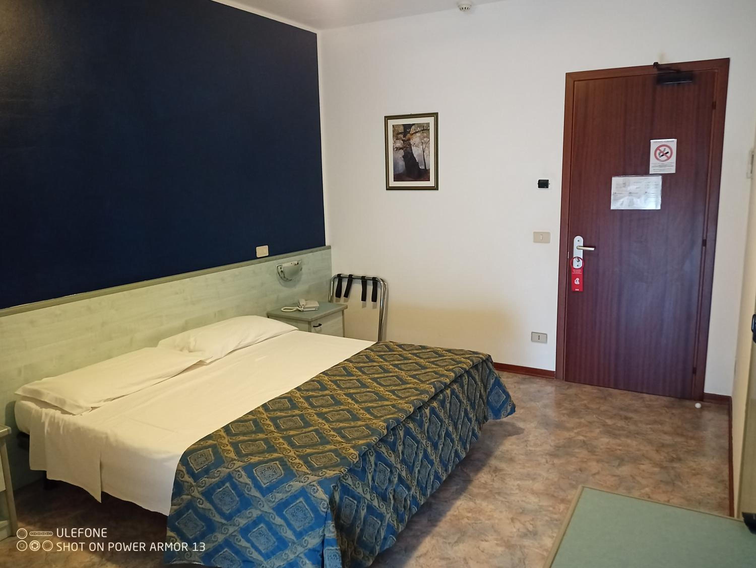 Double Room - Photo 36