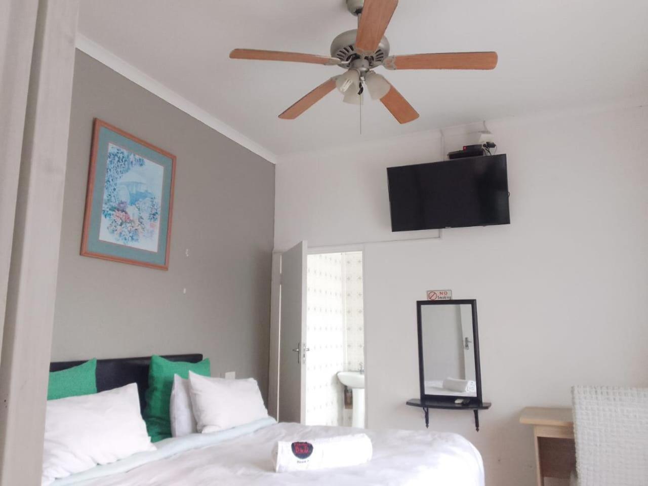 Standard Double Room photo 3