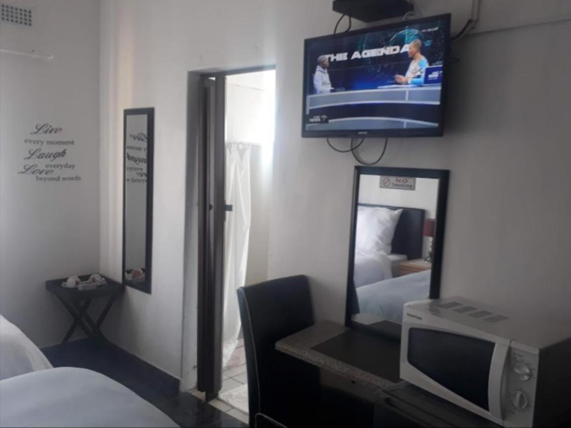 Standard Twin Room photo 3