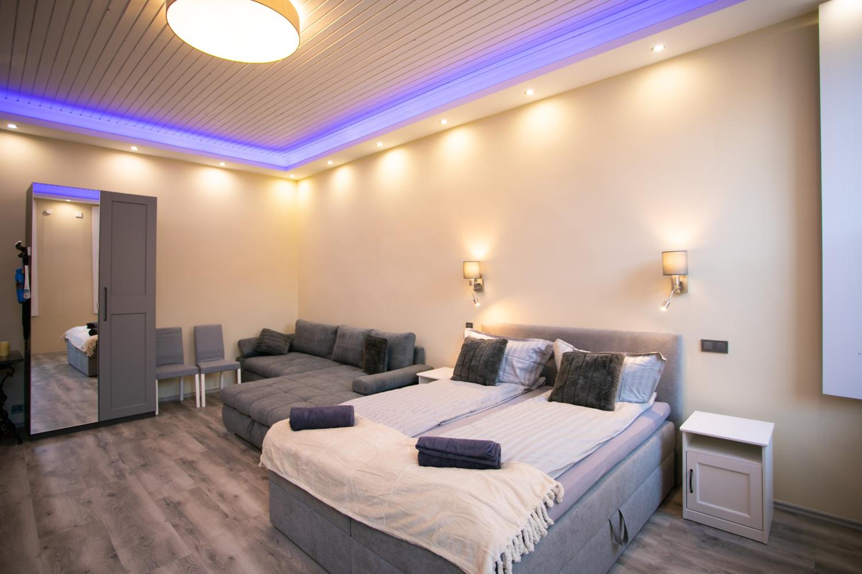 Deluxe King Studio with Sofa Bed
