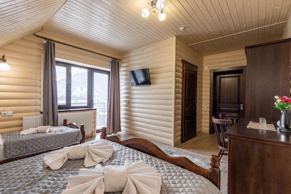 Family Room with Balcony photo 3