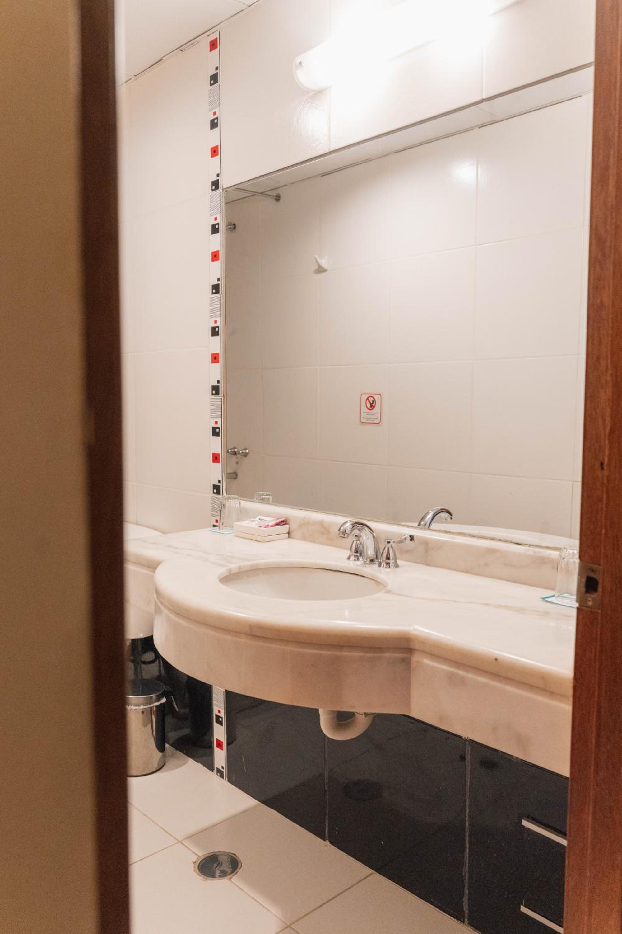 Twin Room - Photo 4