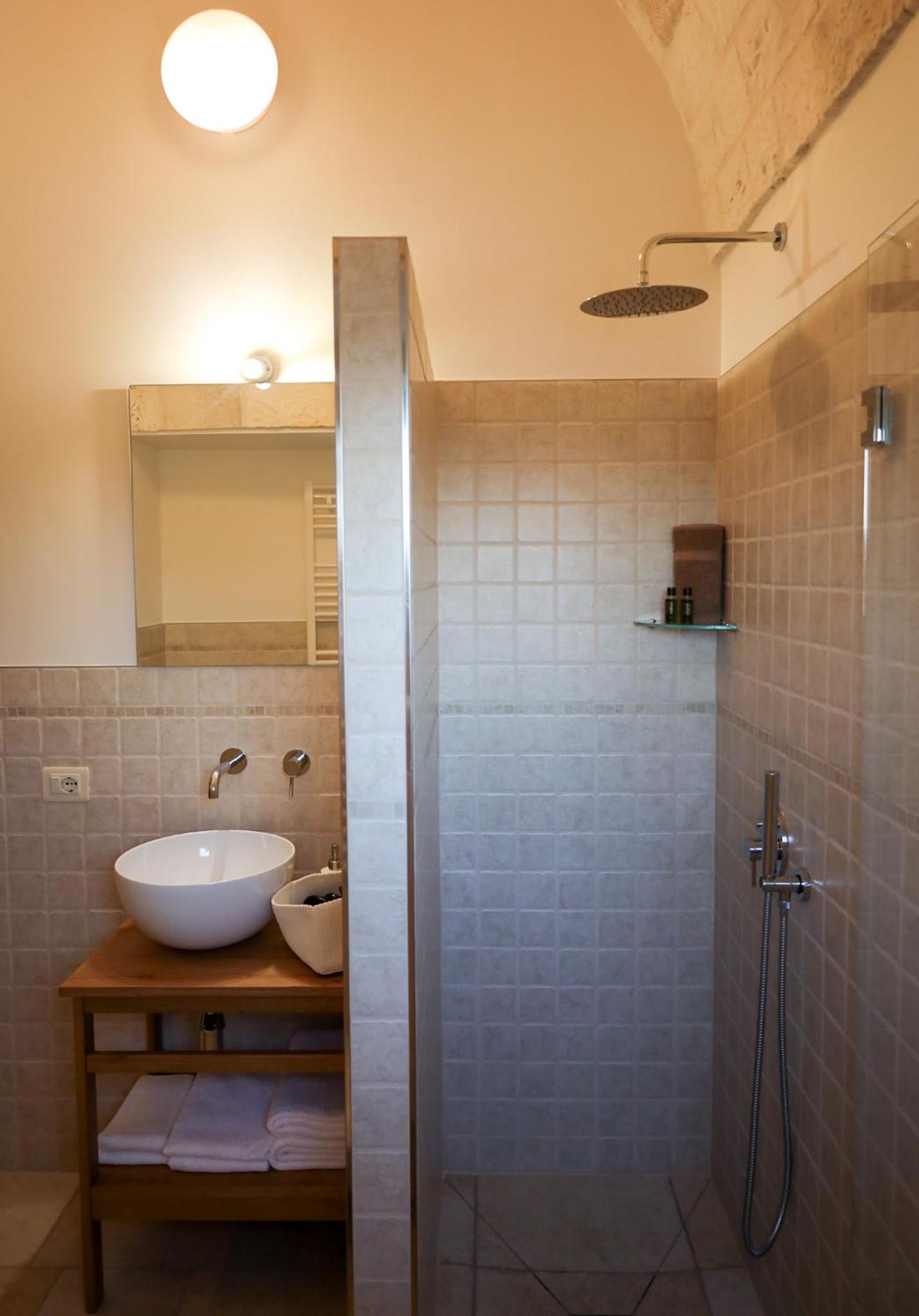 One-Bedroom House photo 3