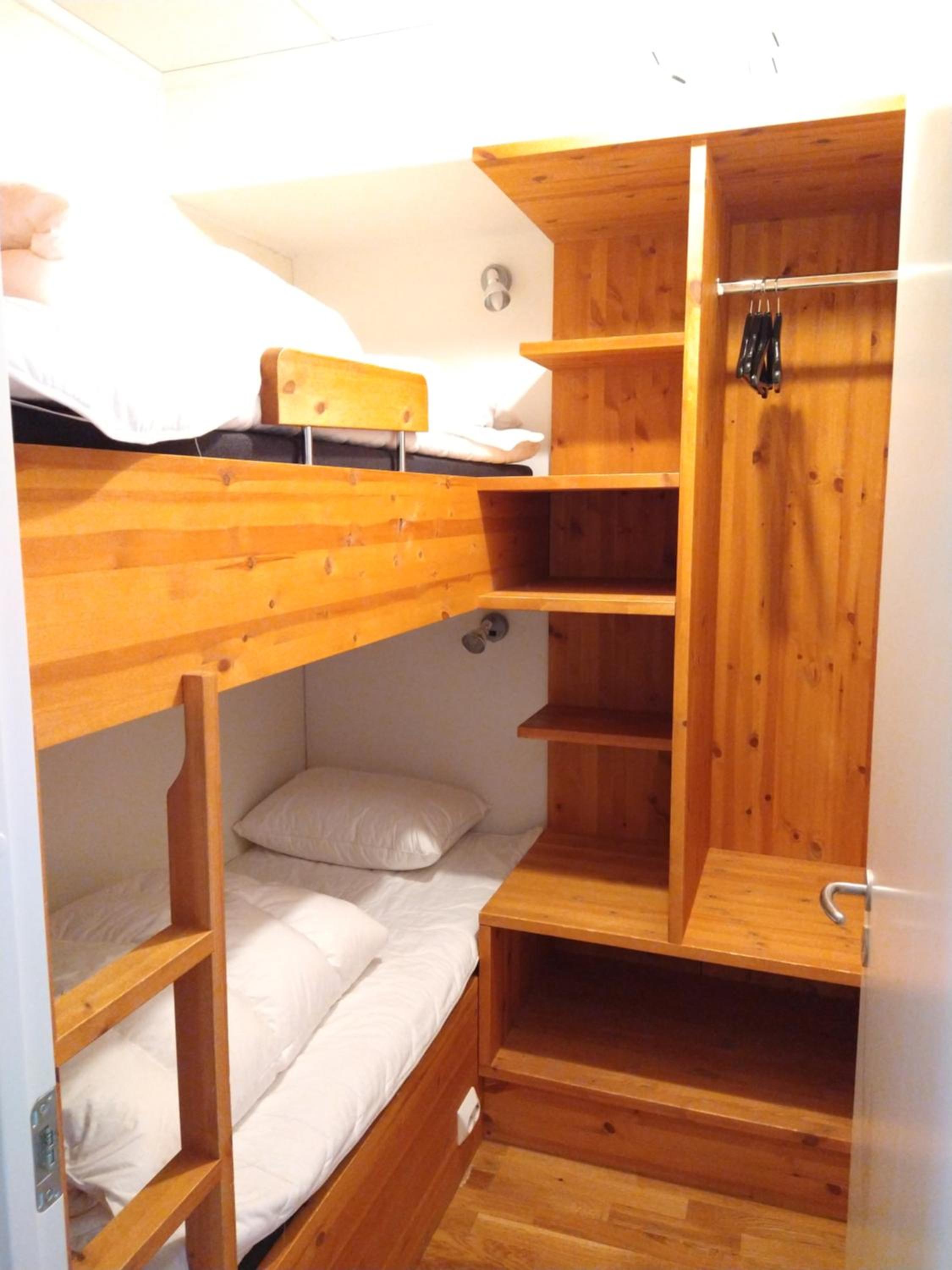 Four-Bedroom Apartment with Lake View photo 3