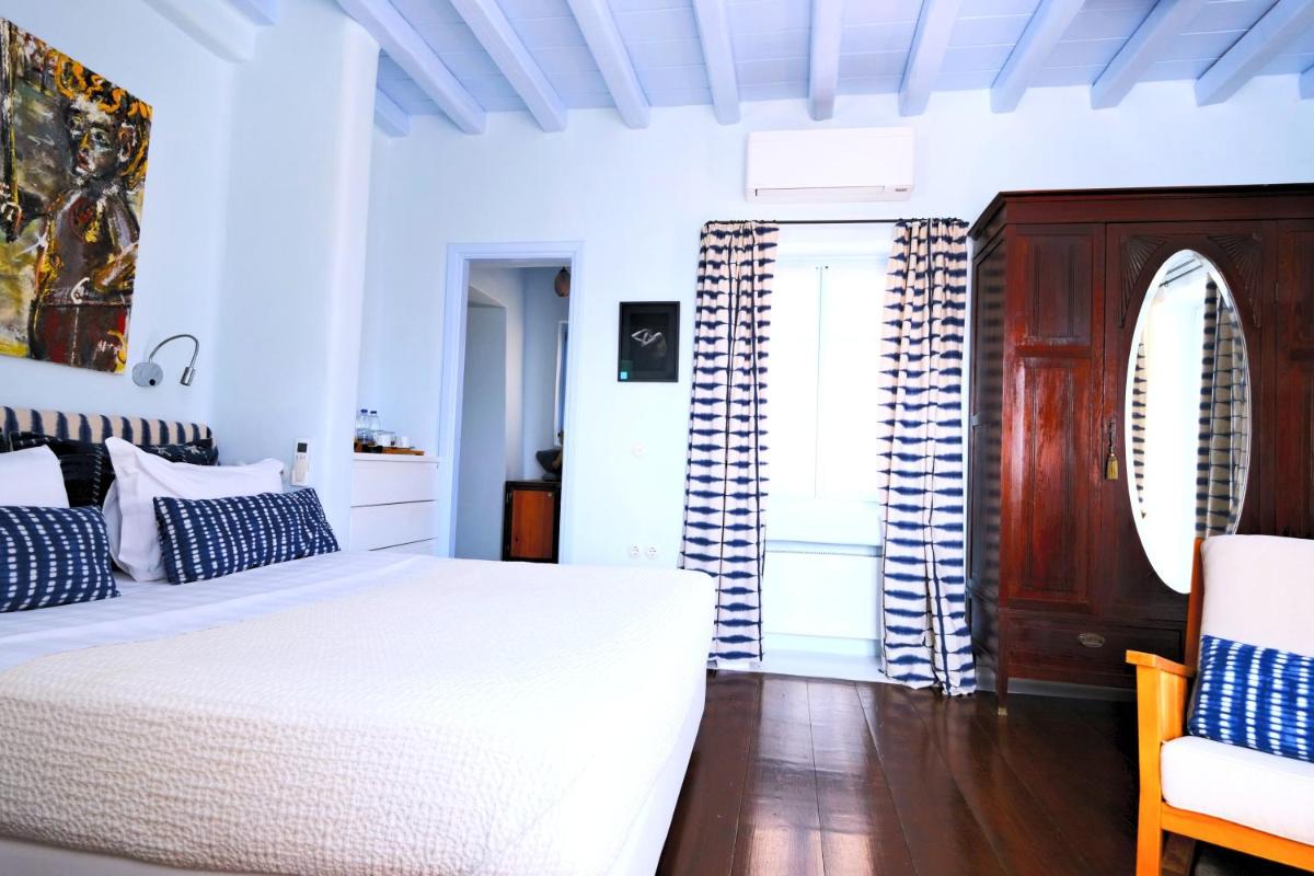 Deluxe Room with Terrace and Sea View photo 2
