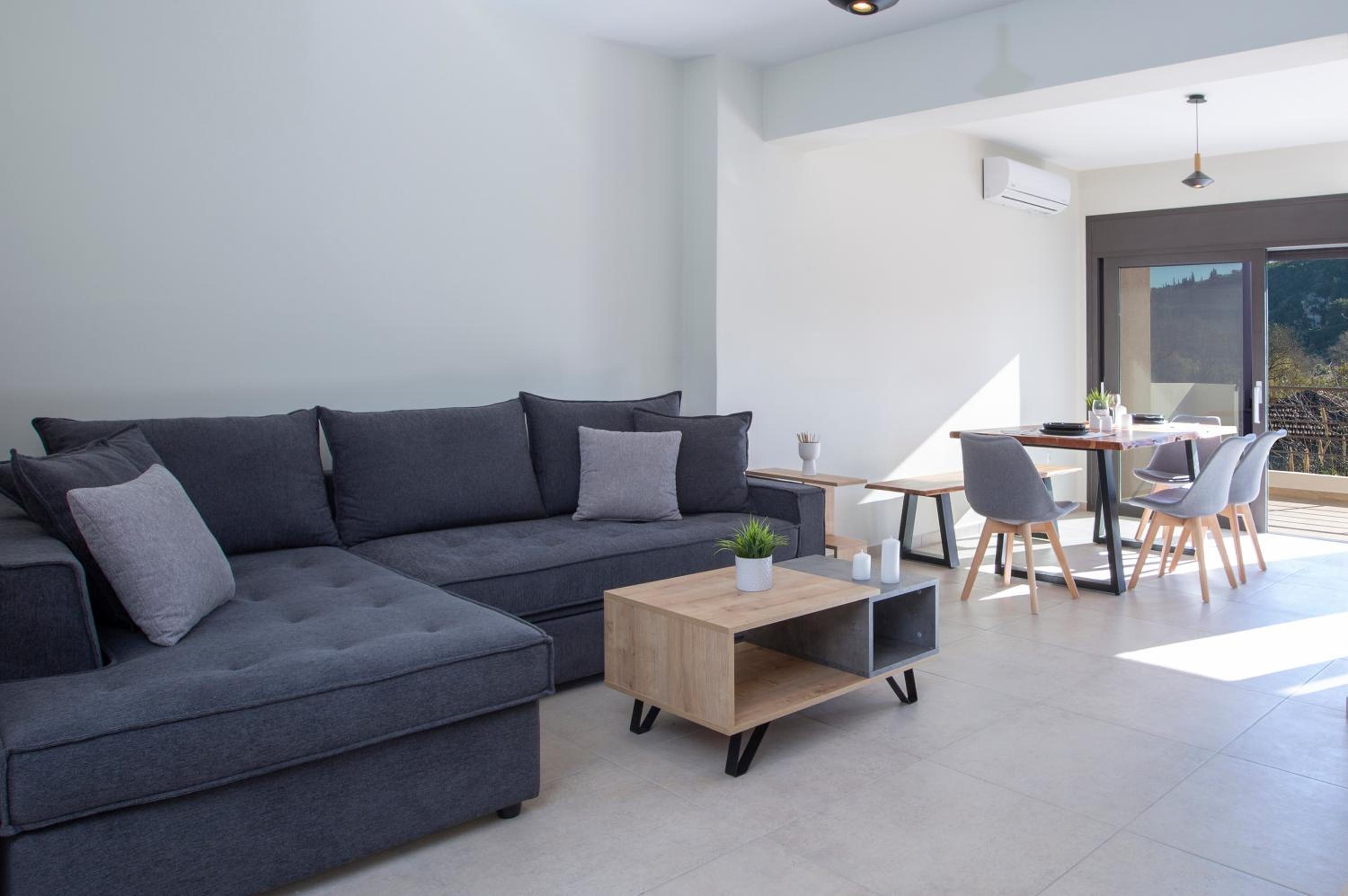 Apartment photo 1