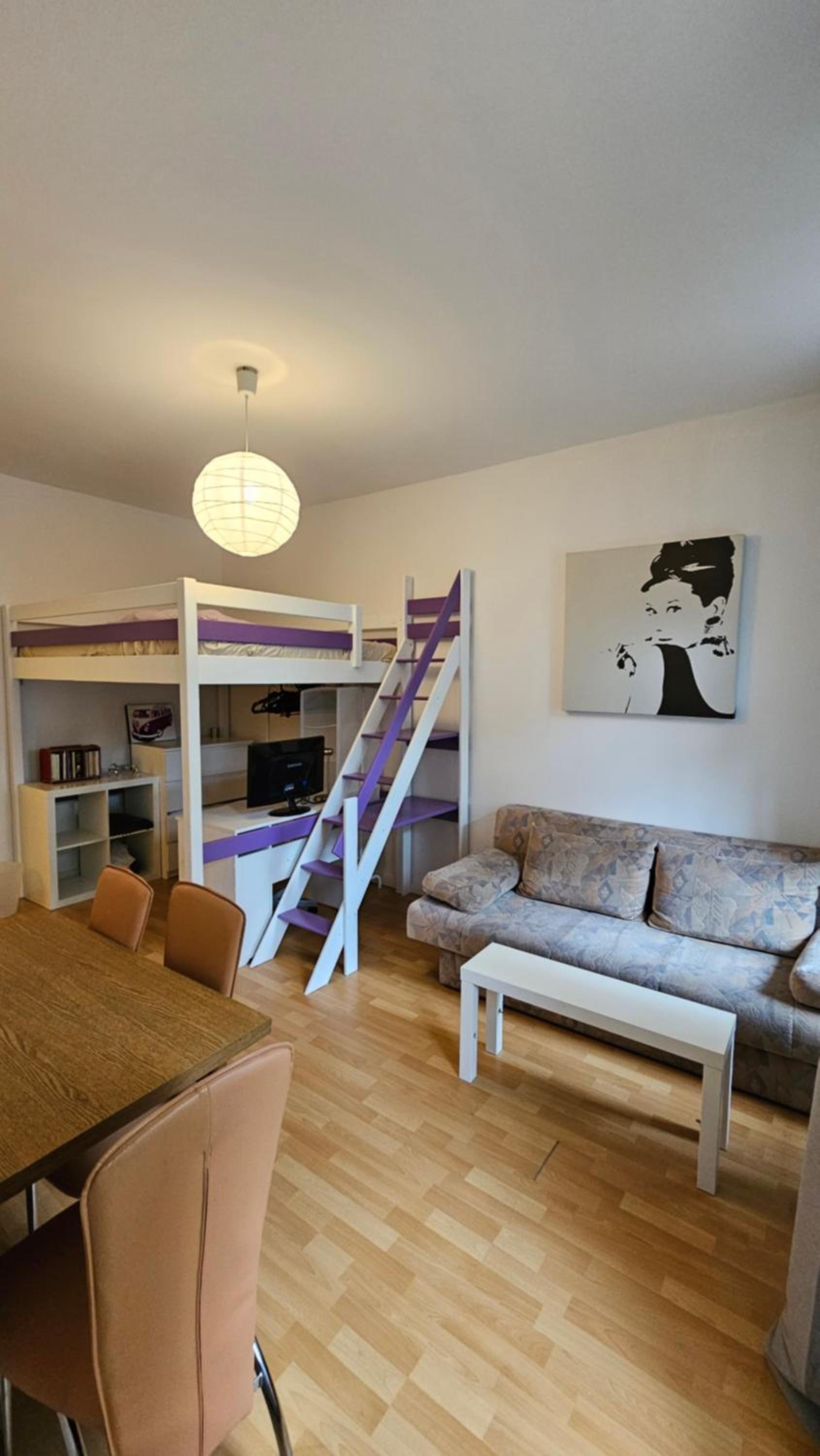 One-Bedroom Apartment photo 1