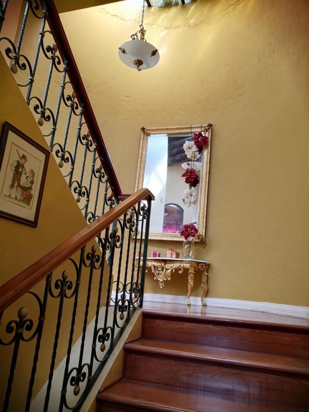 Standard Twin Room with Shared Bathroom photo 2