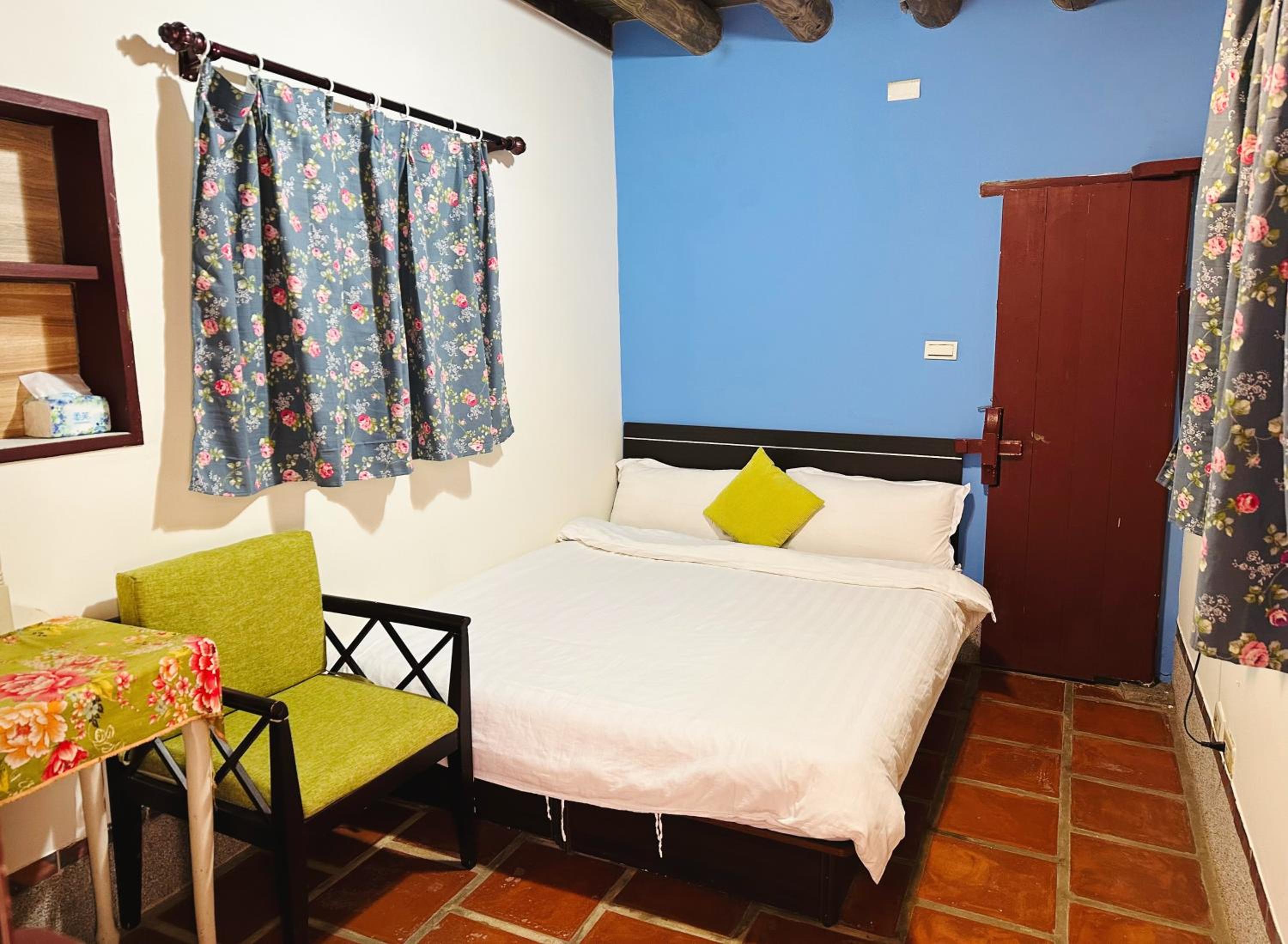 Quadruple Room with Private Bathroom photo 1