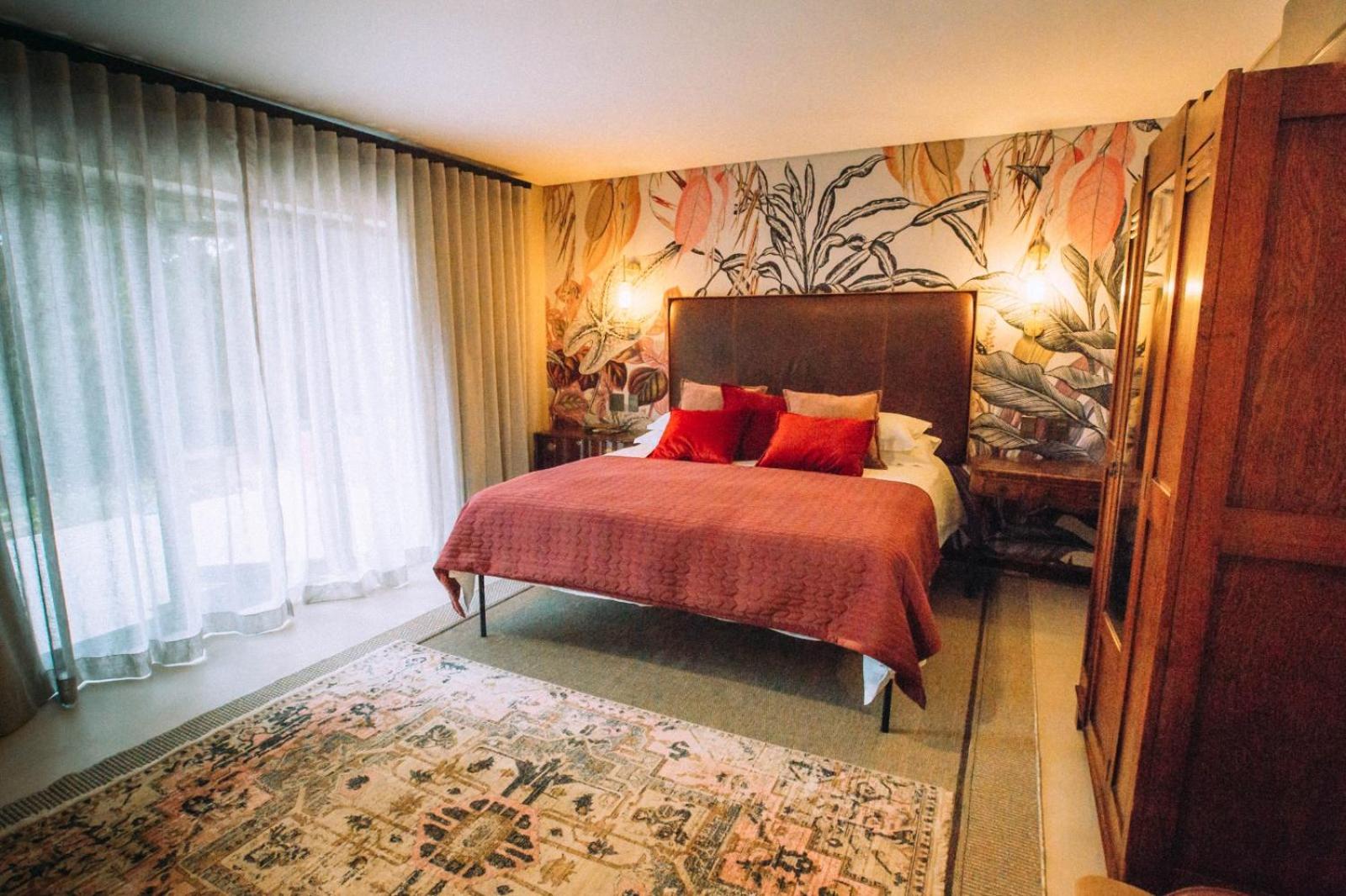 Supreme Room 12